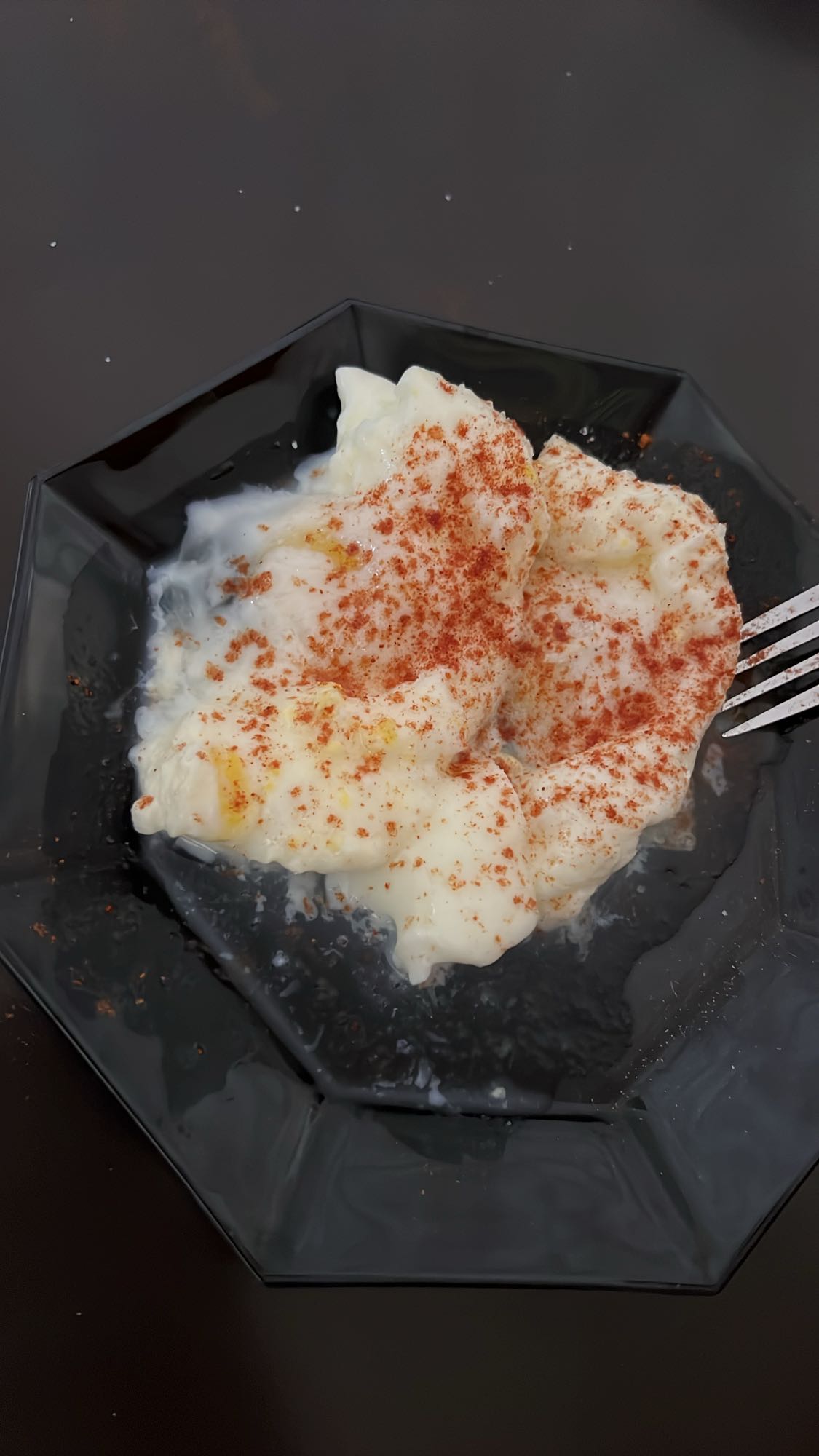 Poached eggs (3 eggs white and 2 whole eggs)