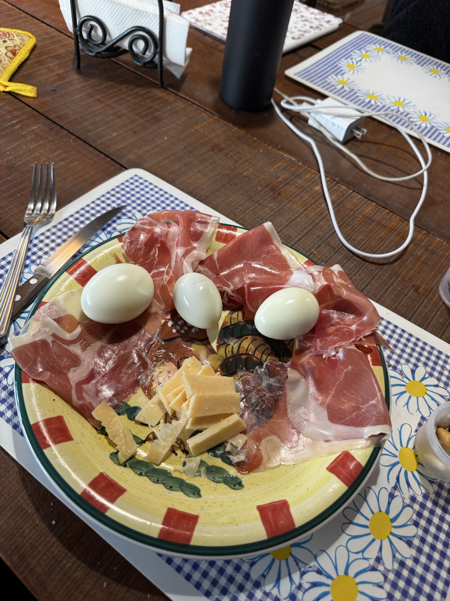 Huevos con jamón y queso