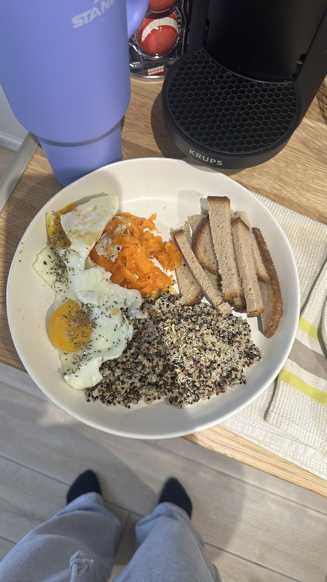 Petit-déjeuner quinoa œufs