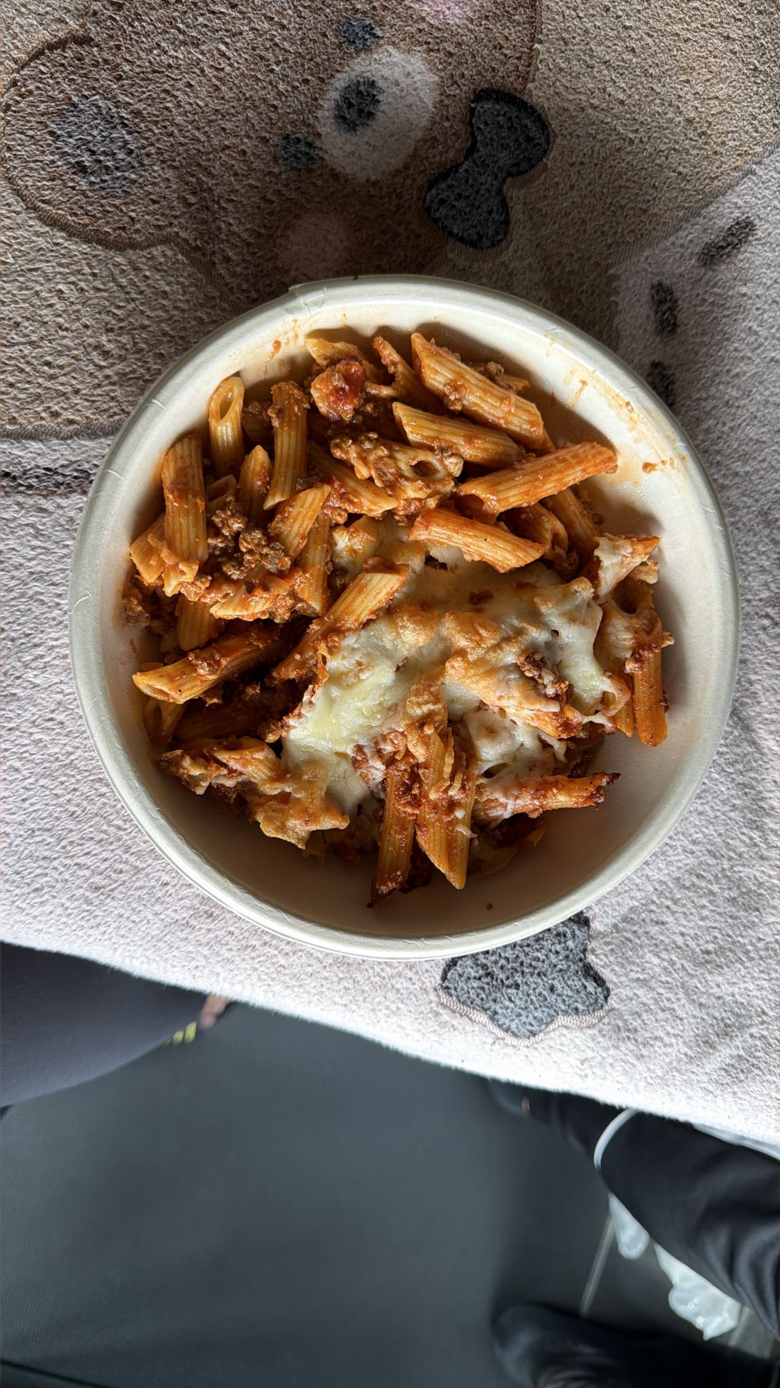 Penne cu carne și brânză