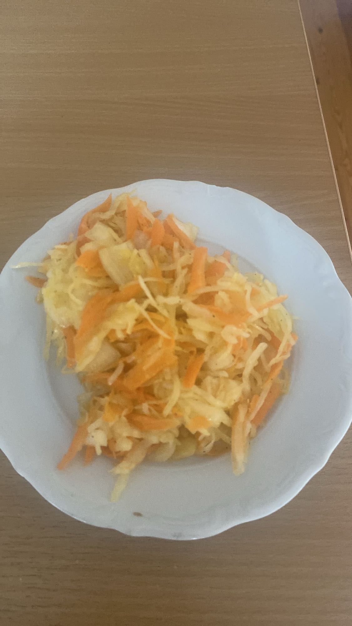 Surówka z kapusty i marchwi