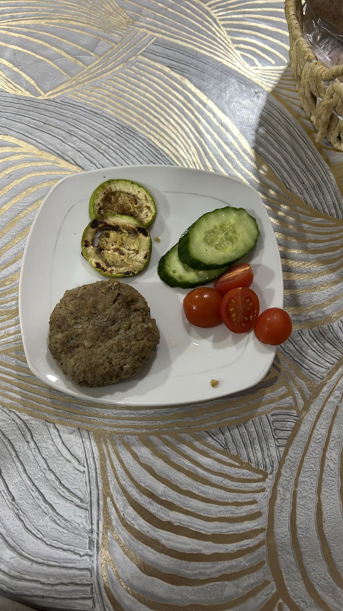 Котлета с овощами