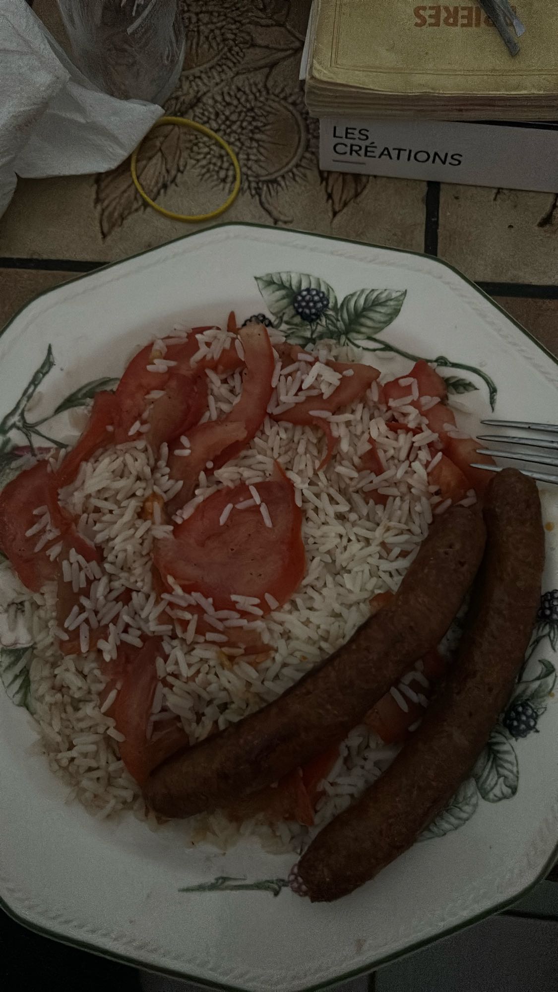 Riz, tomates et saucisses