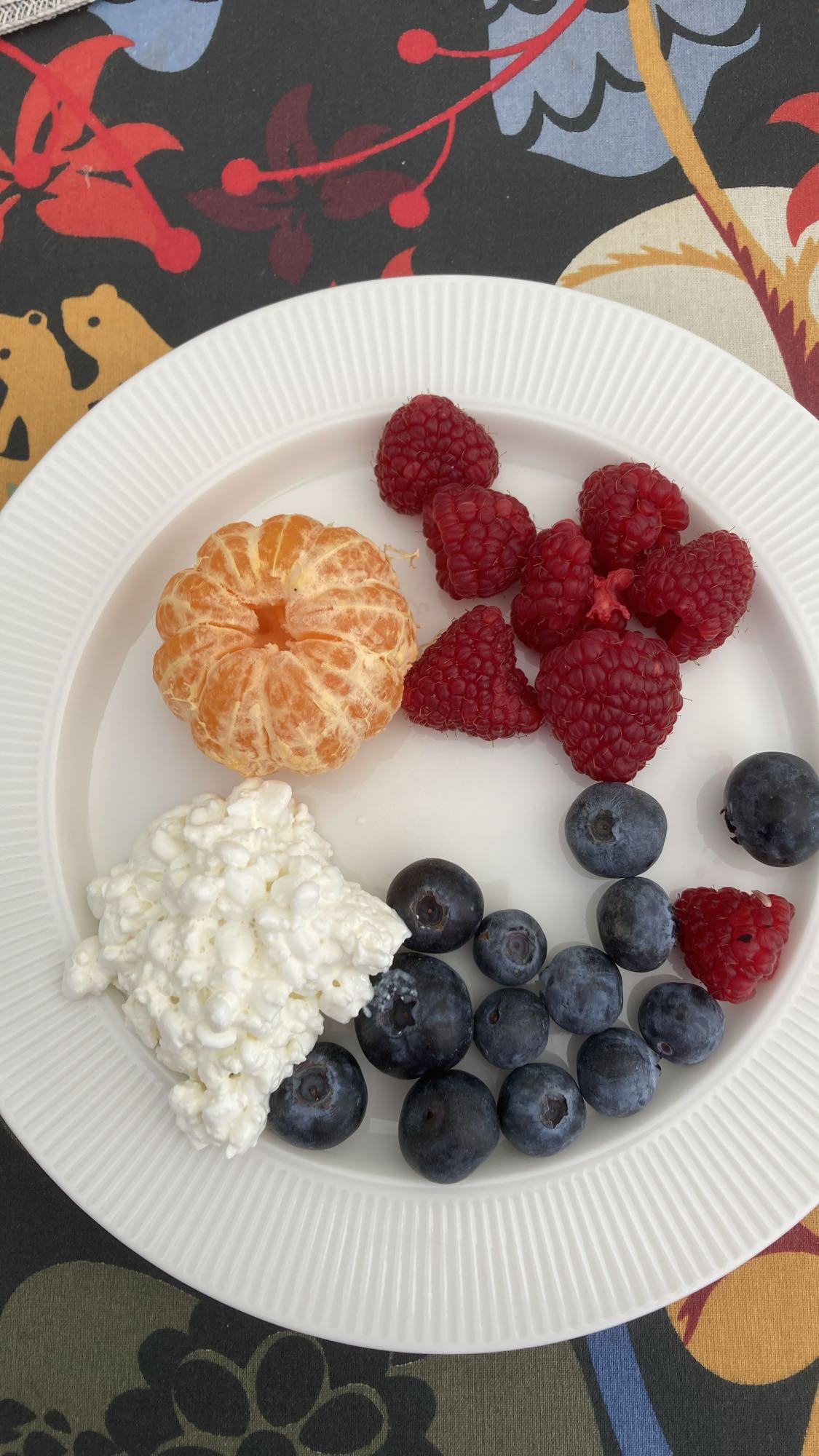 Keso med bär och clementin