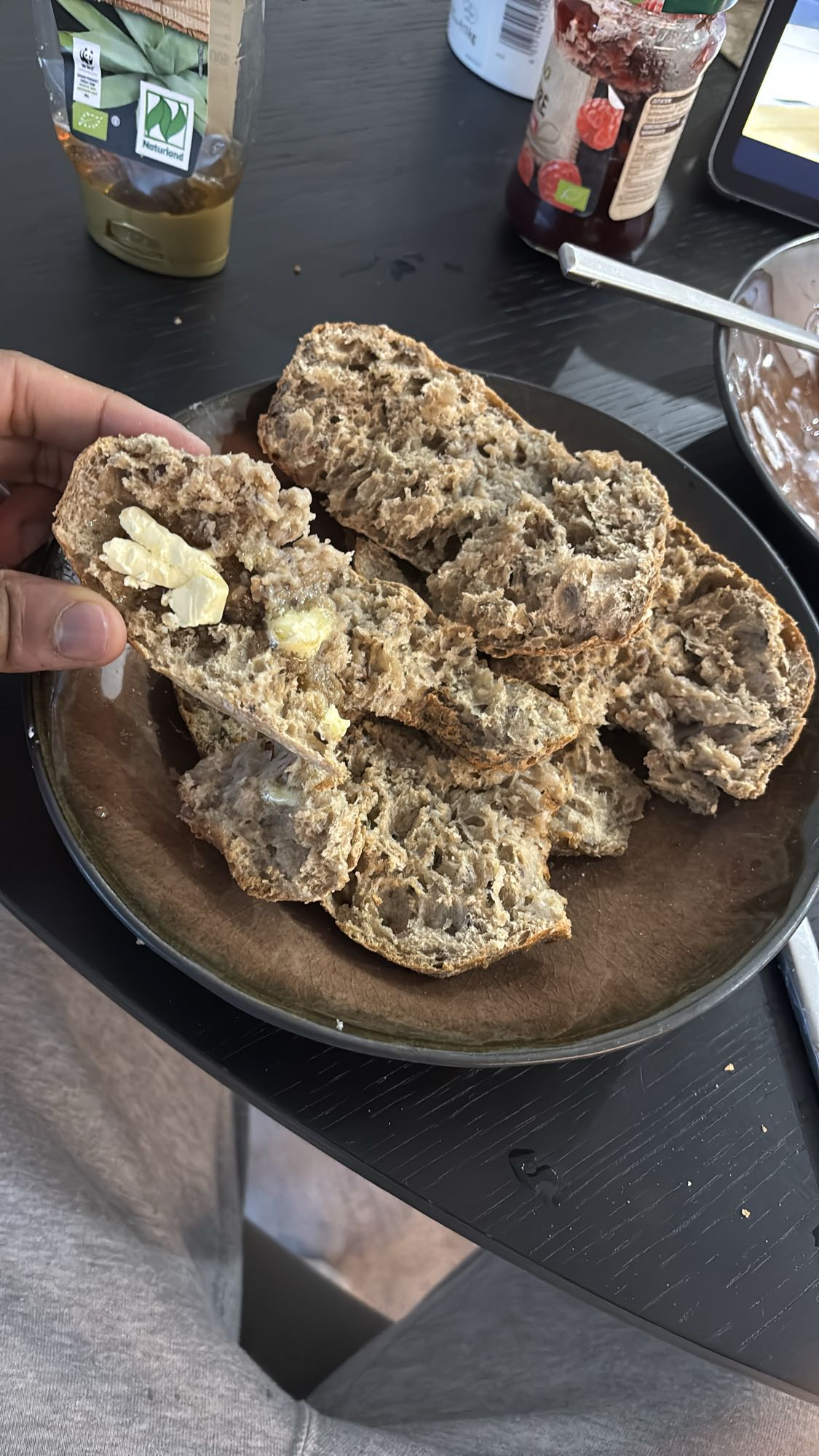 Pain complet avec beurre