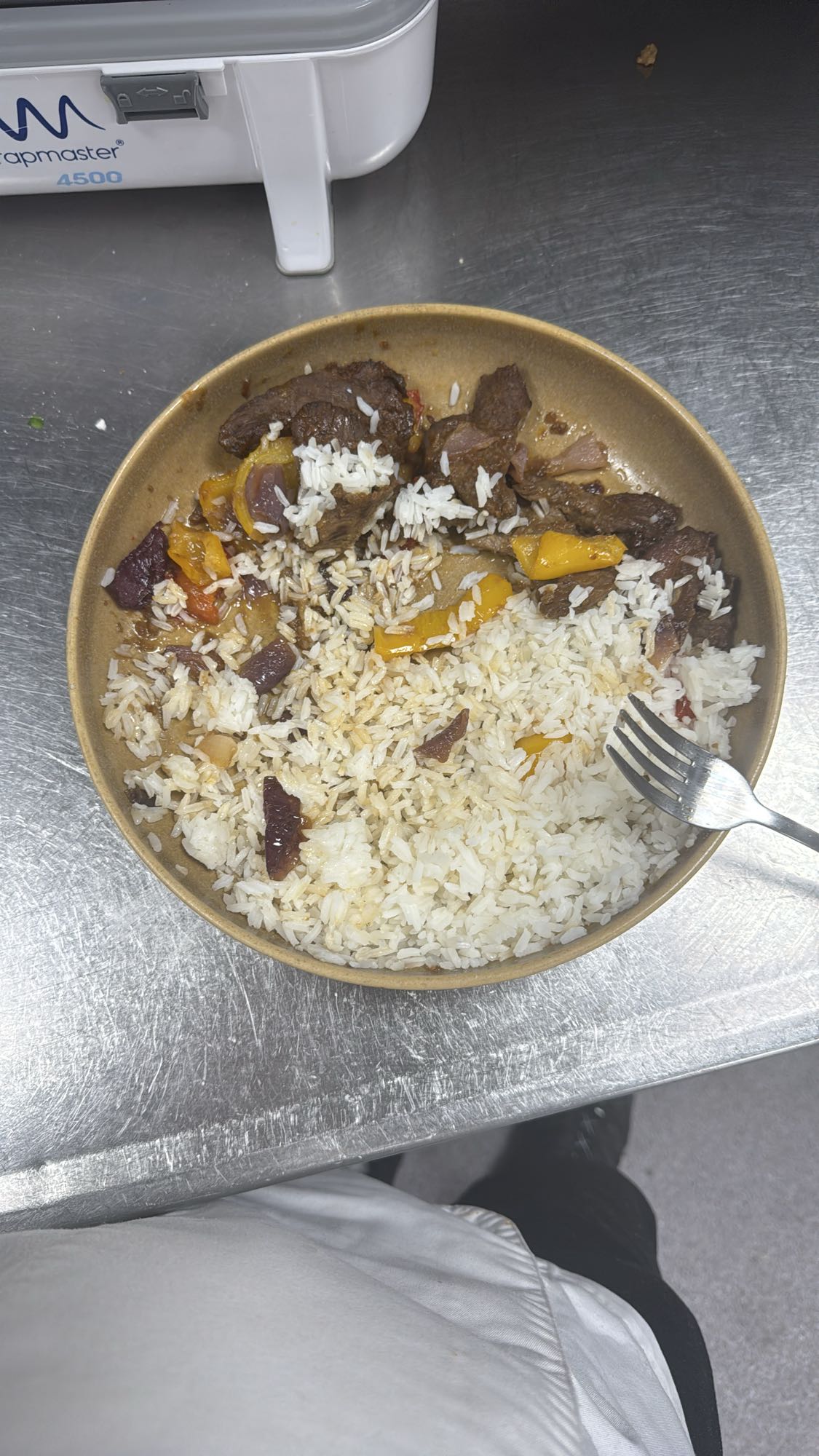 Ris med nötkött och grönsaker