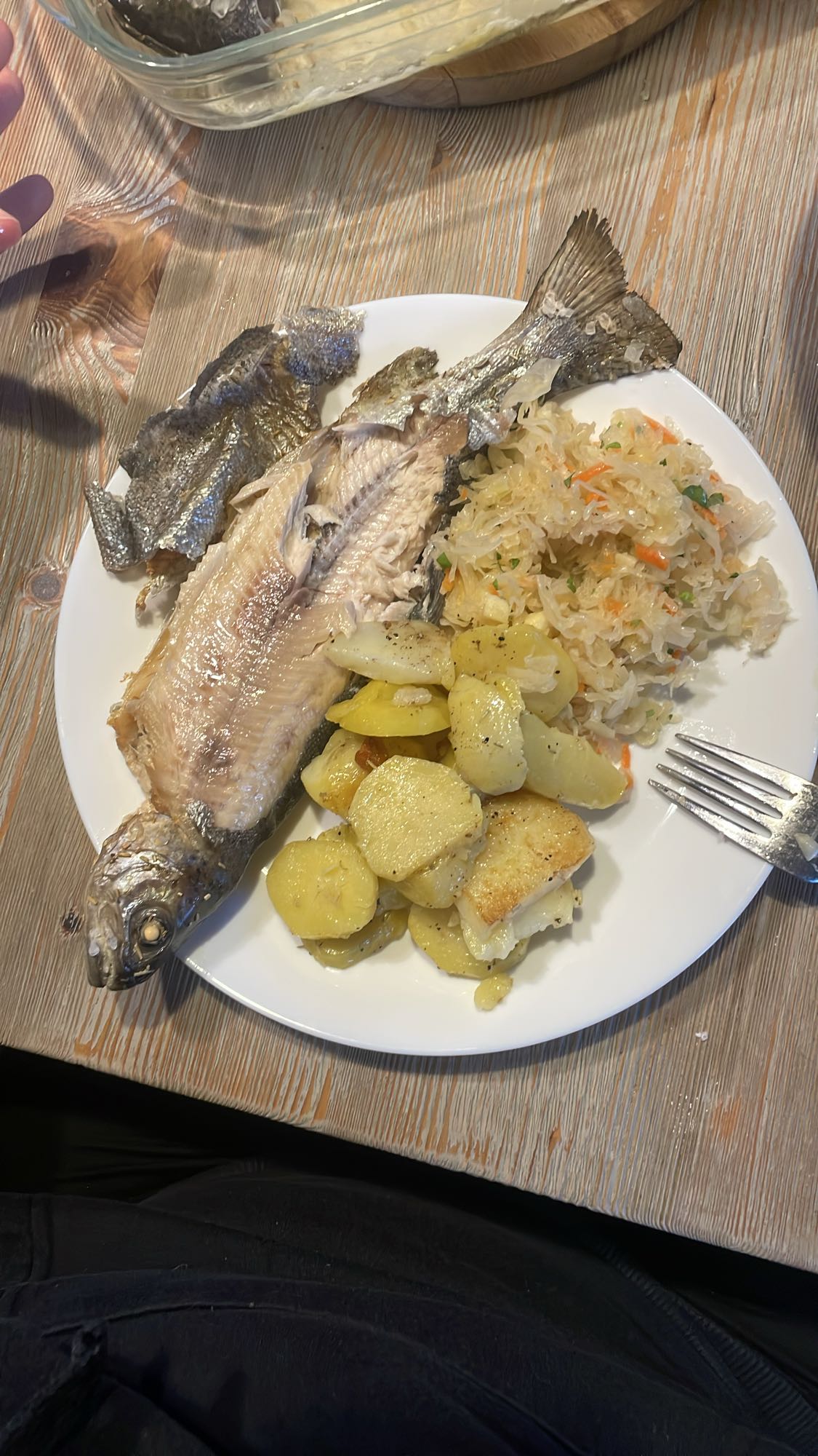Ryba z ziemniakami i kapustą