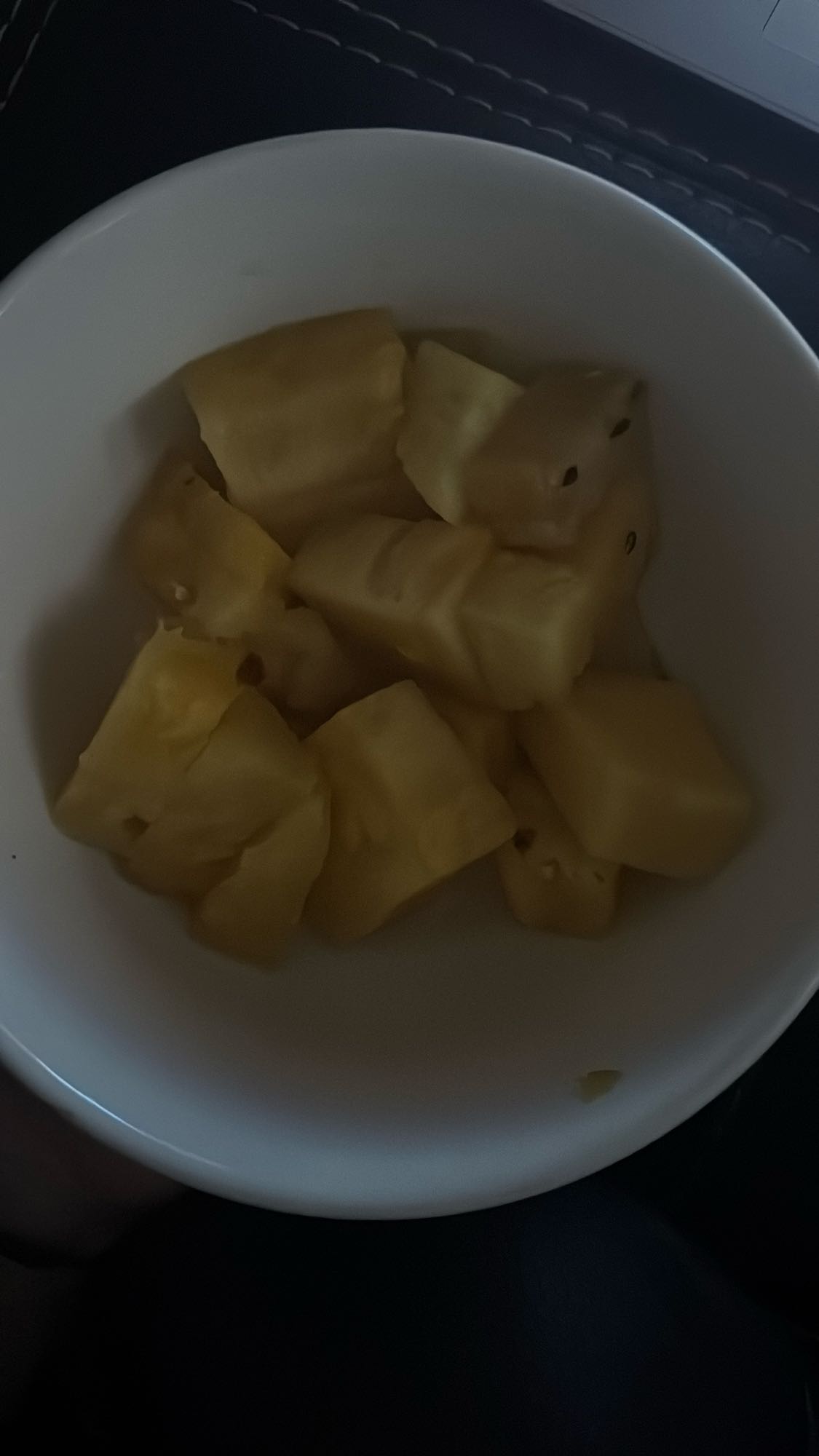 Кубики ананаса