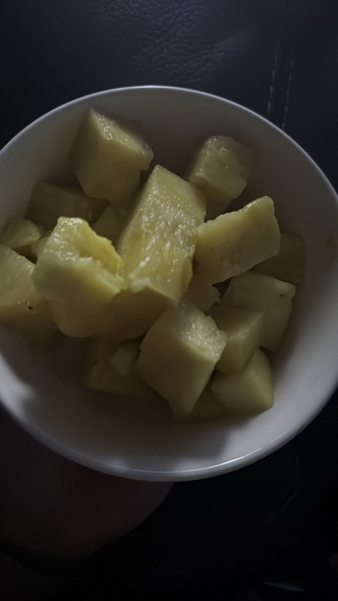 Кубики ананаса