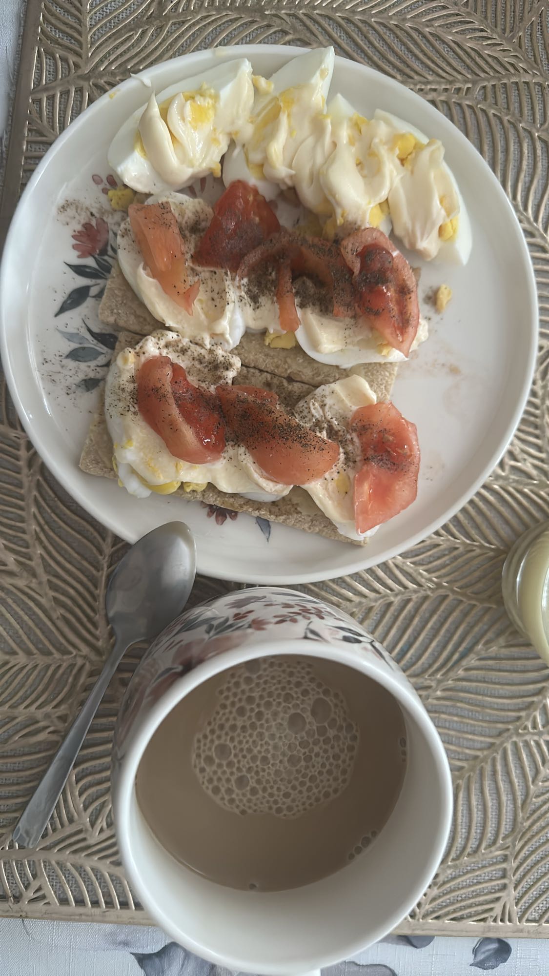 Jajka z chrupkim pieczywem