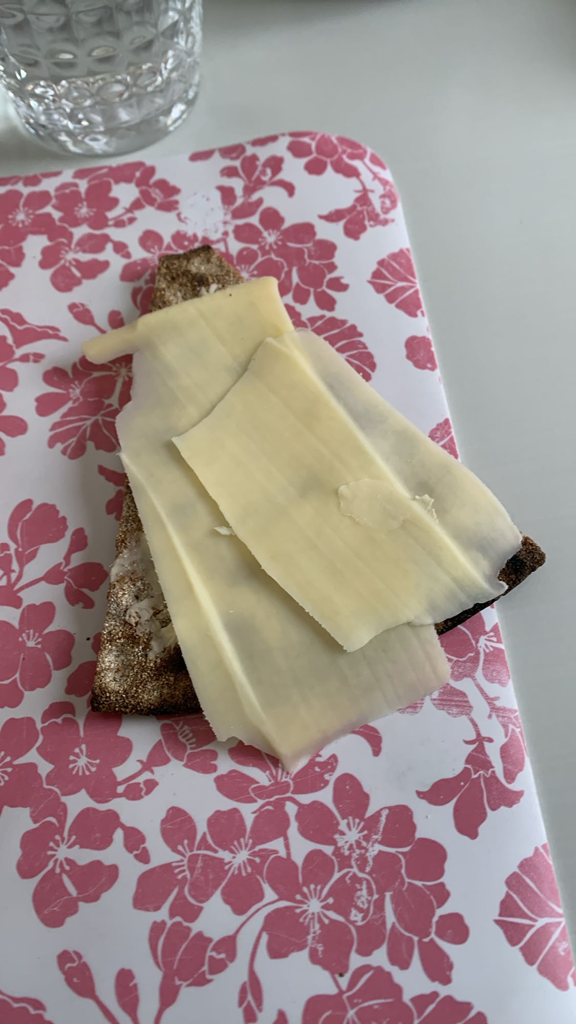 Knäckebröd med ost