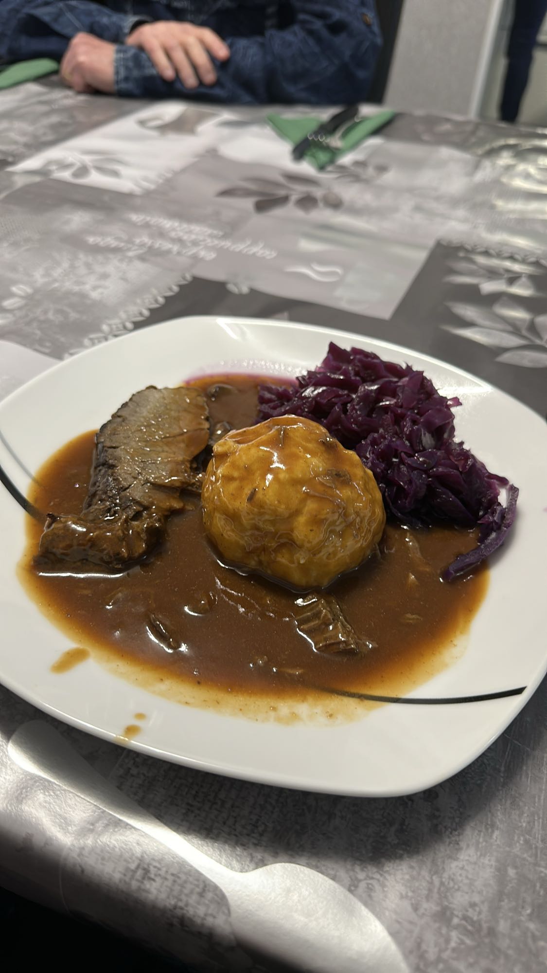 Rinderbraten mit Knödel