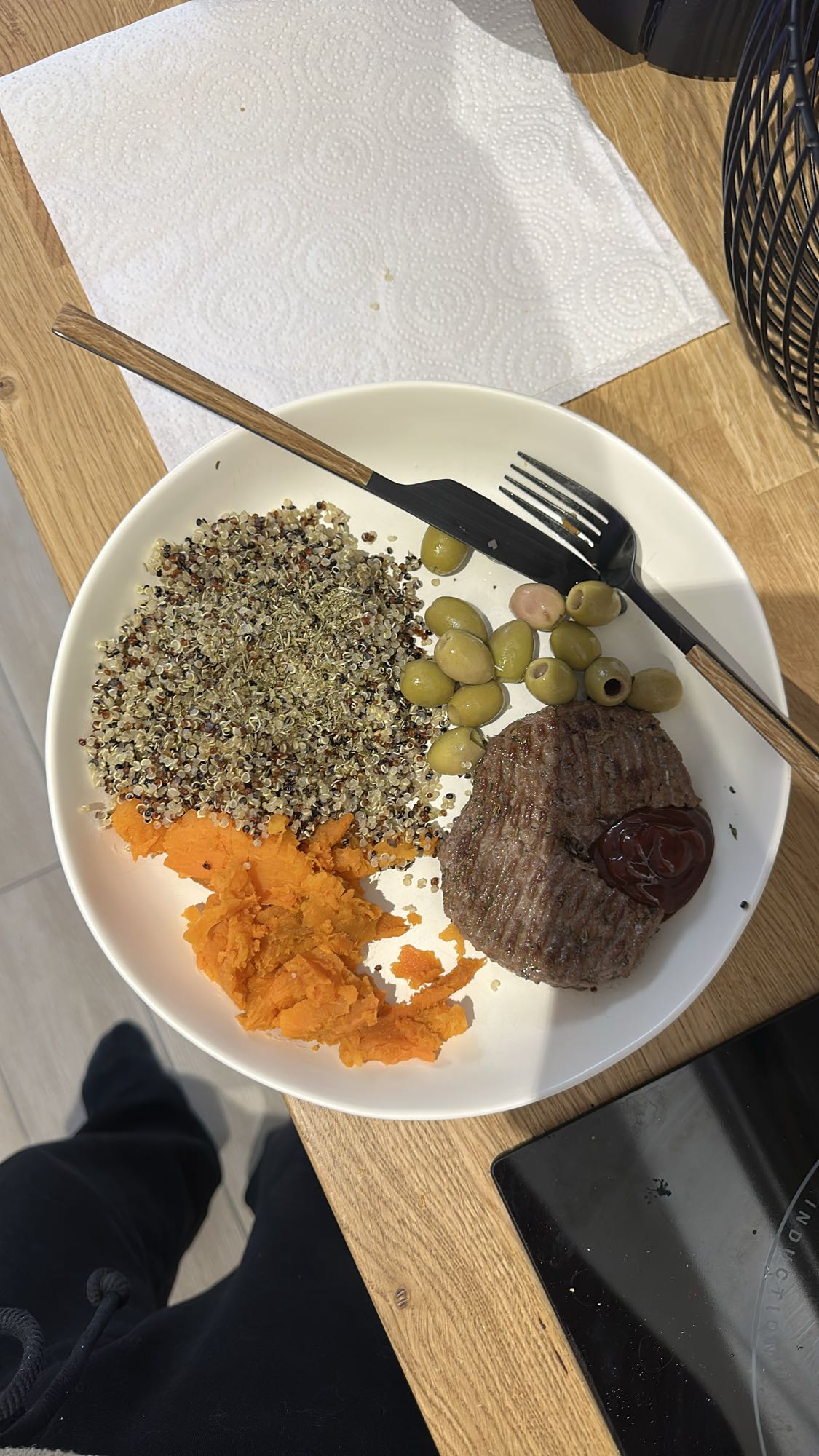 Assiette quinoa steak légumes