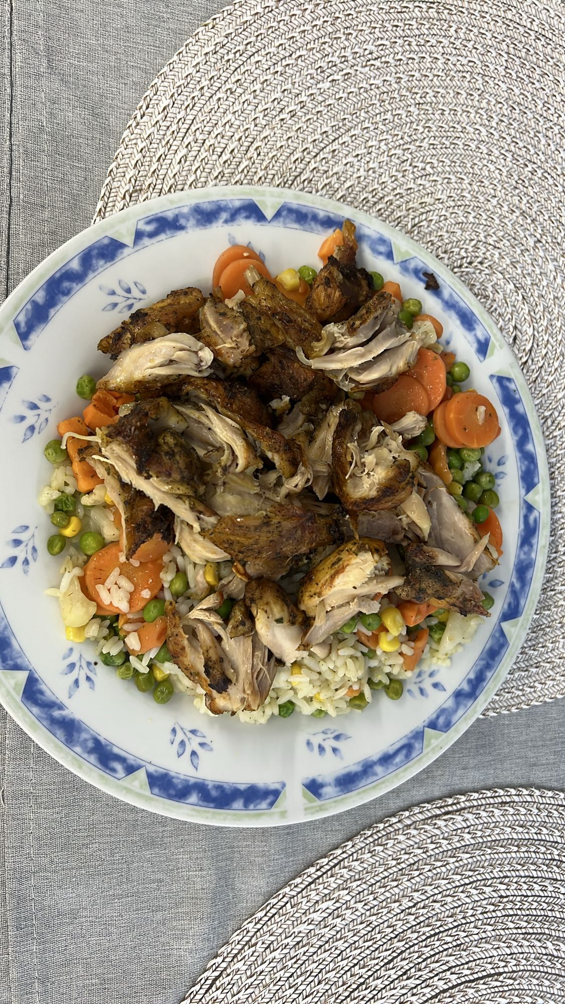 Kurczak z warzywami i ryżem