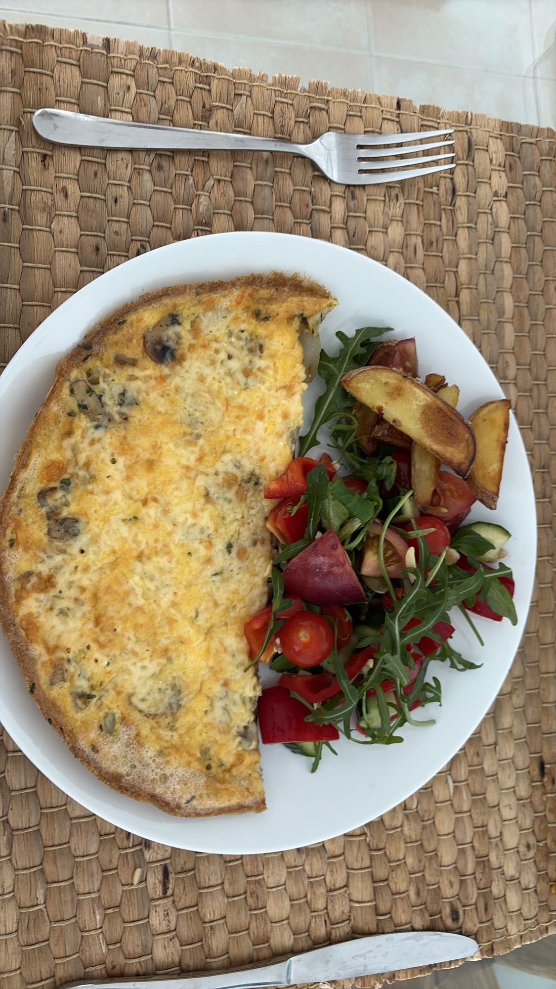Omelette with salad & fries