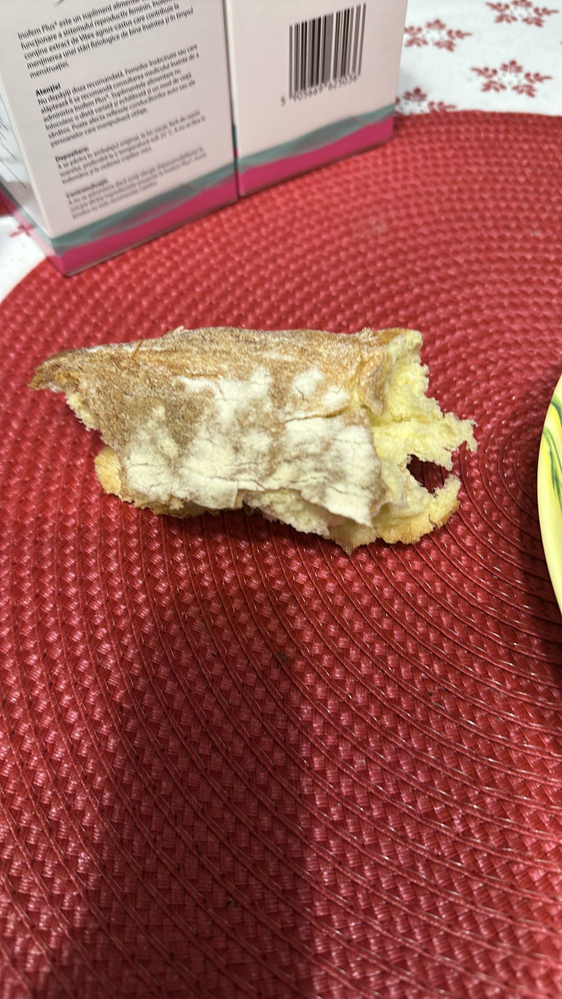 Bucată de pâine albă