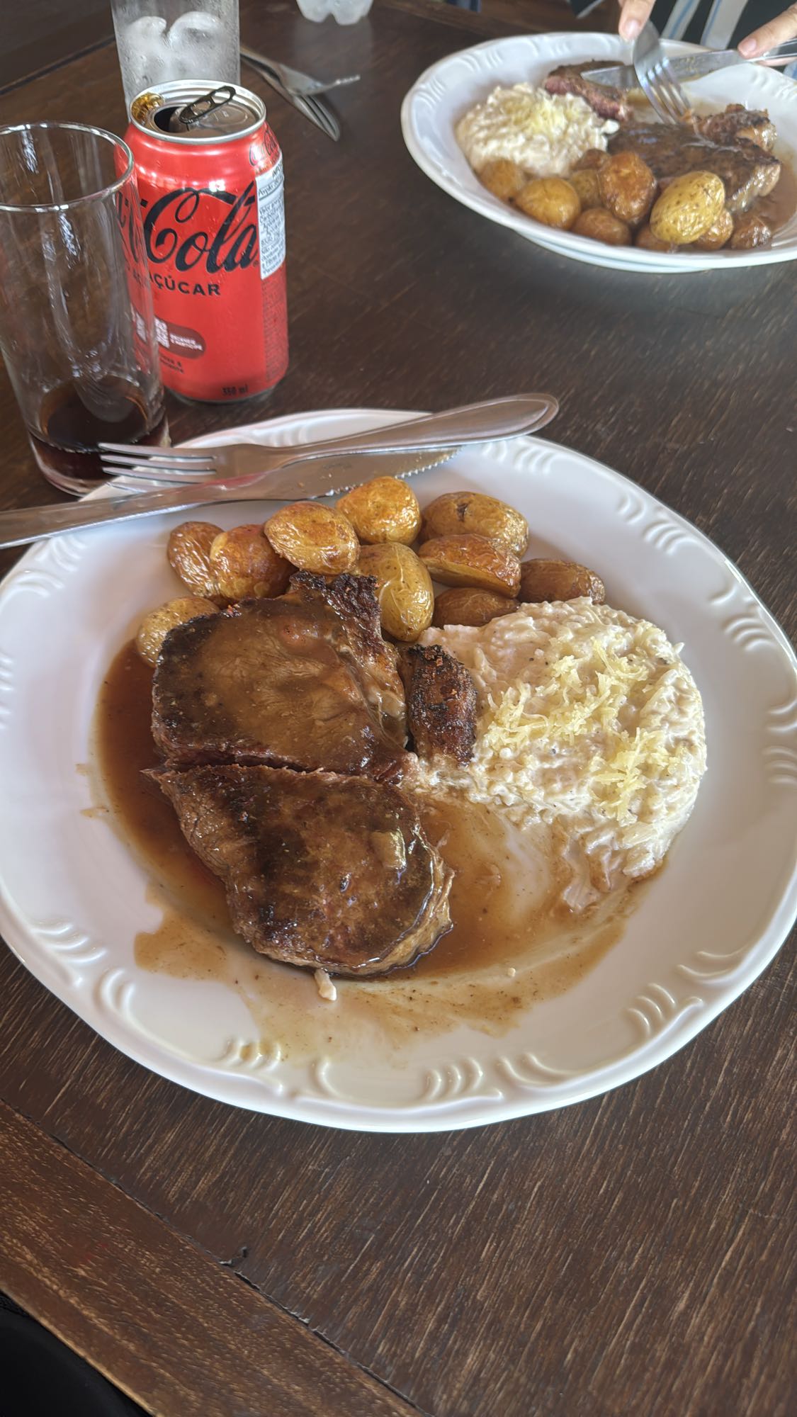 Carne, batata, risoto e refri