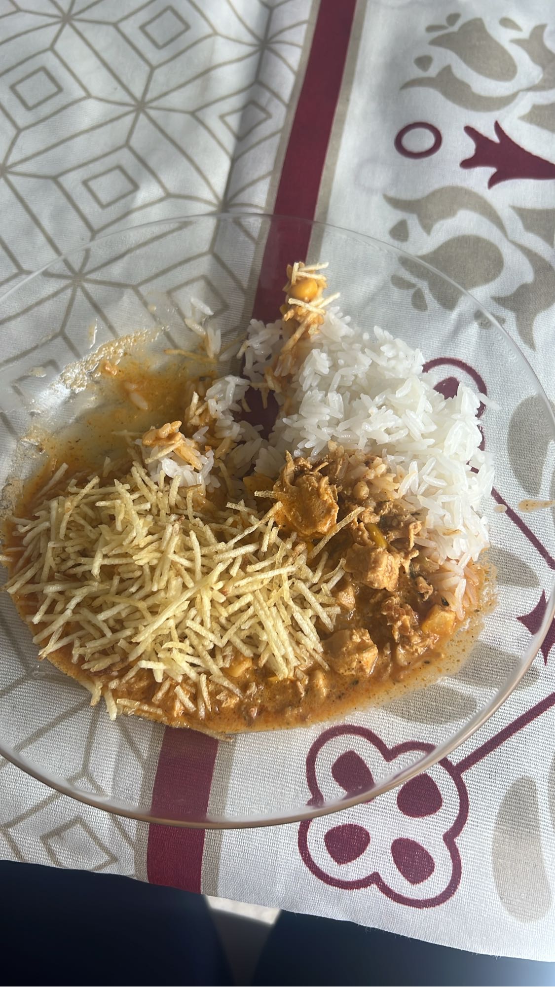 Frango com arroz e batata