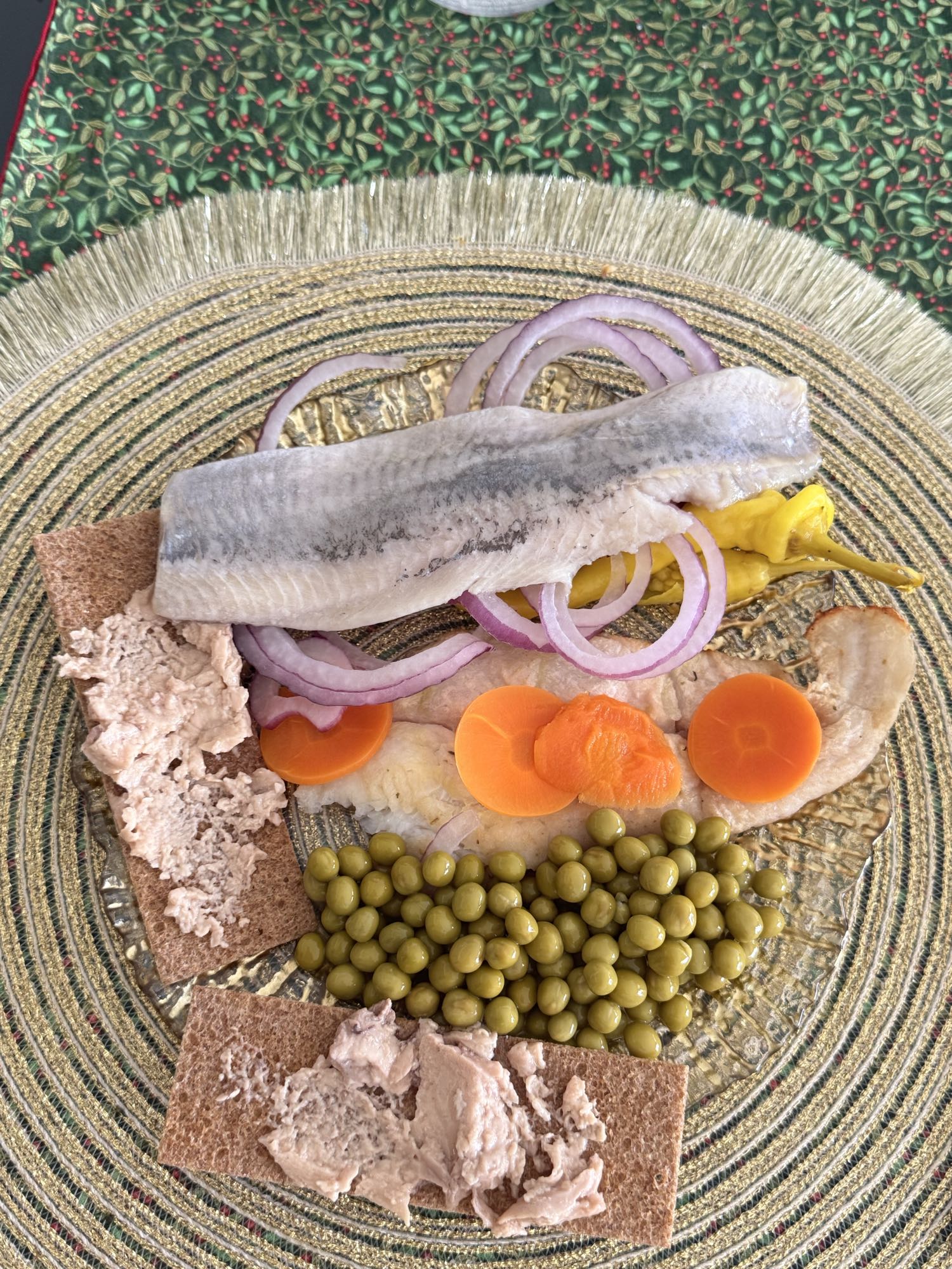 Оселедець з овочами