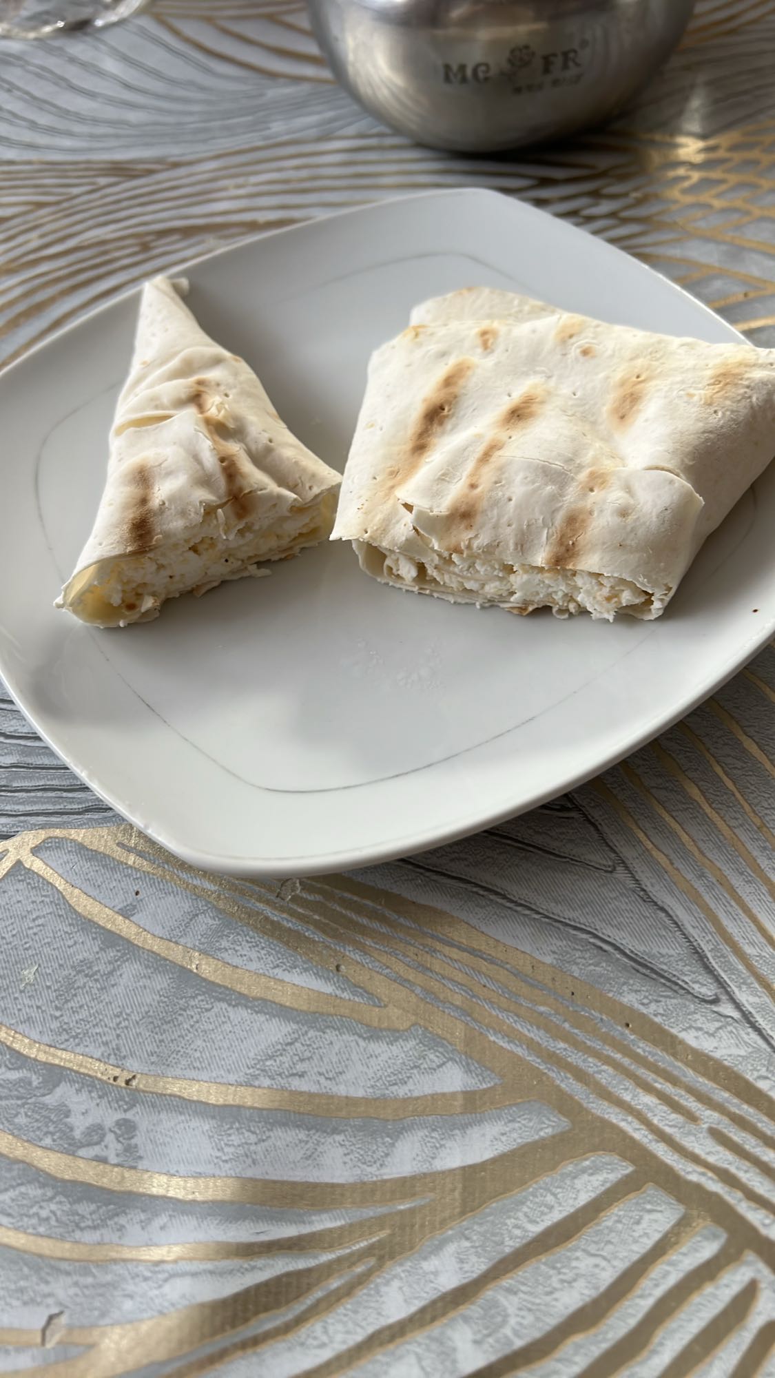 лаваш с сырной начинкой