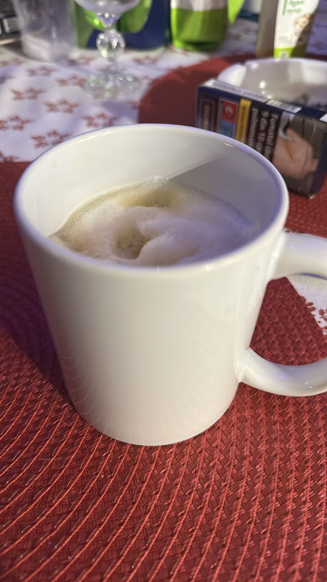 Cafea cu lapte spumat