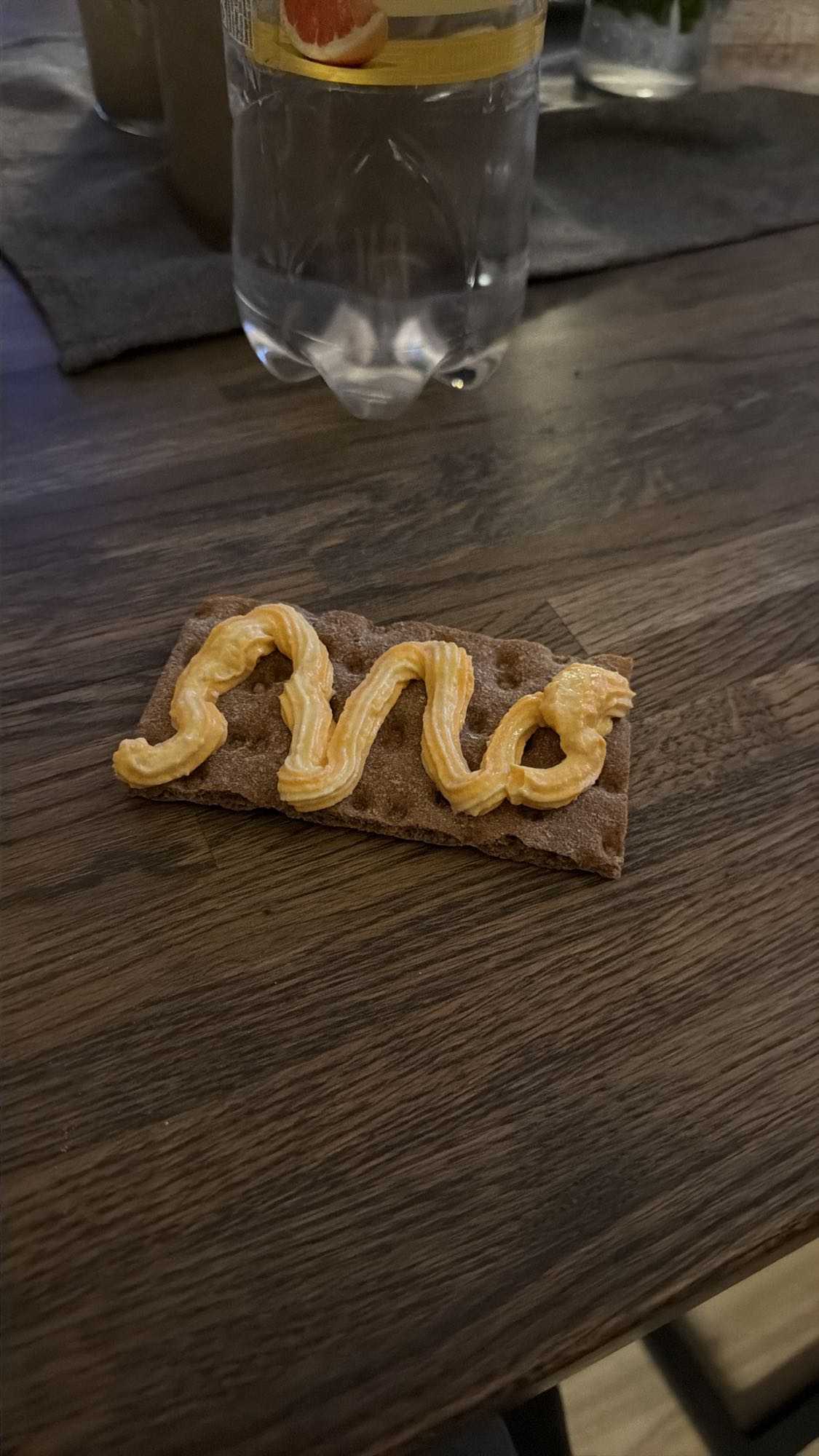 Knäckebröd med mjukost