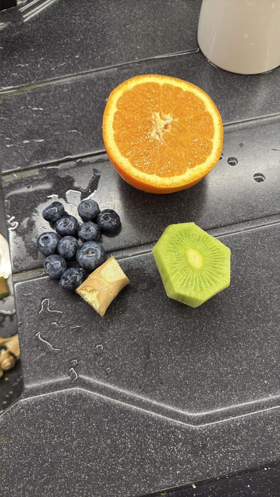 Fresh fruit & ginger plate