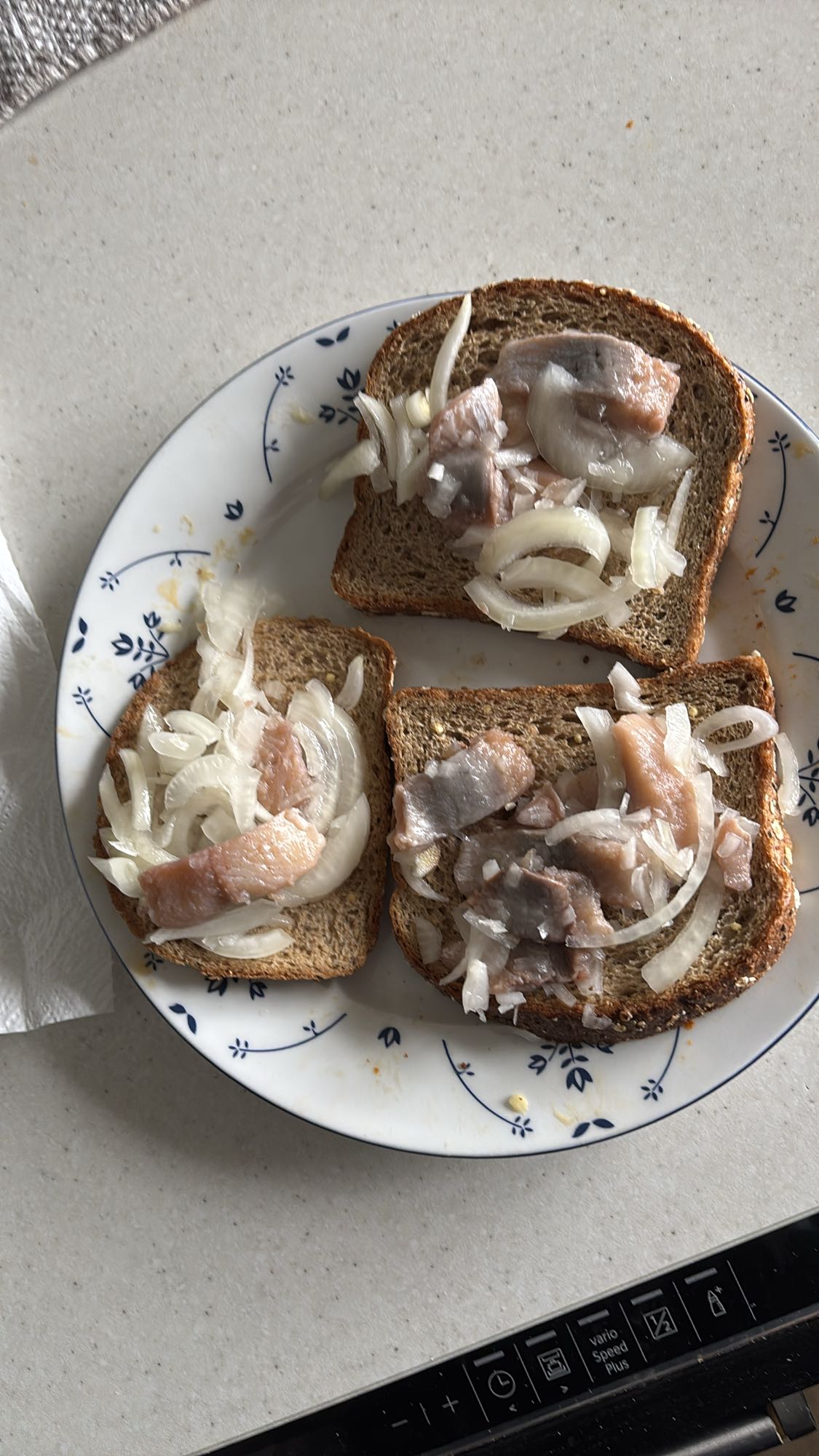 Sild på grovbrød