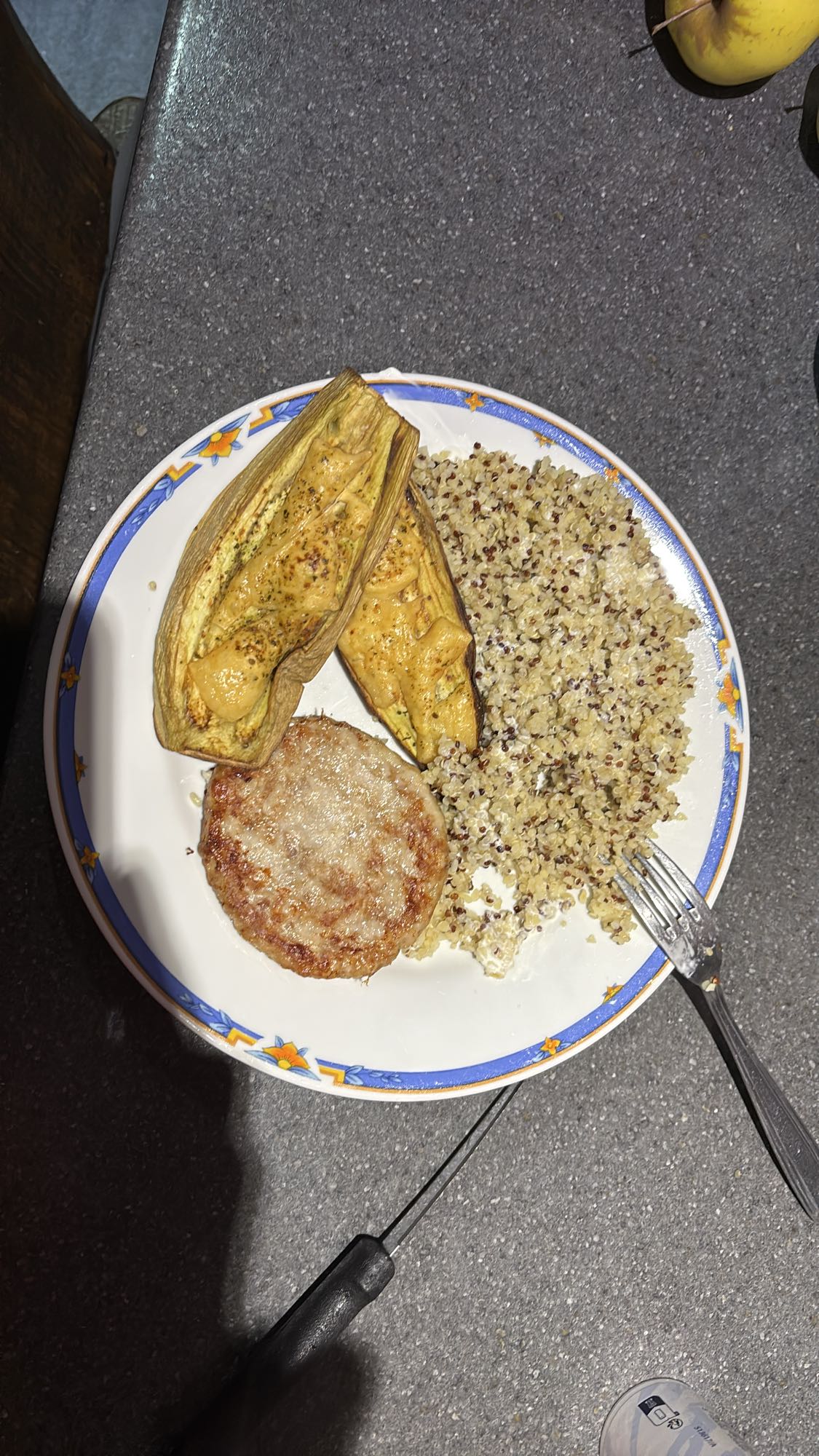 Galette, aubergine, quinoa