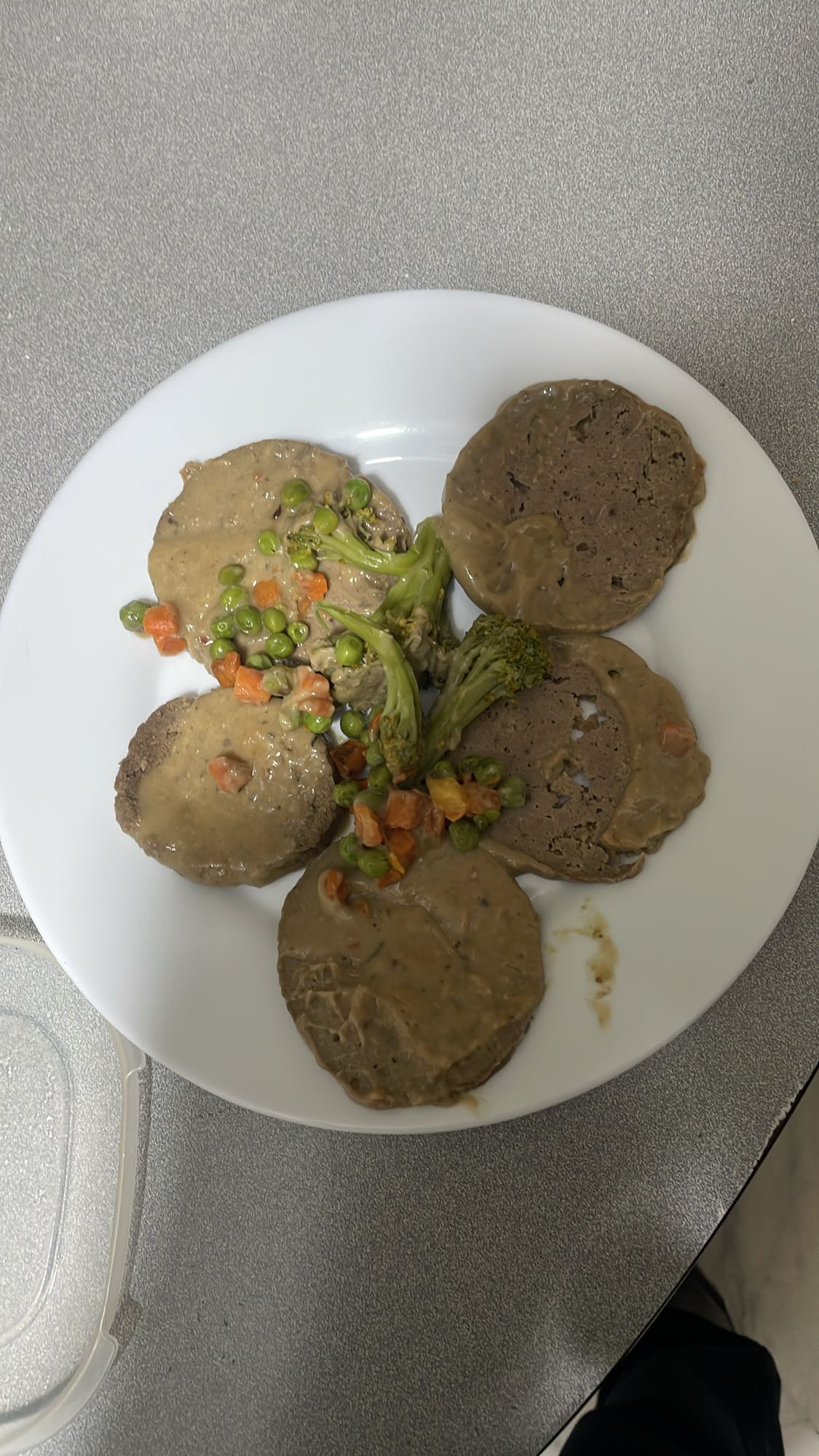 Beef patties with veggies