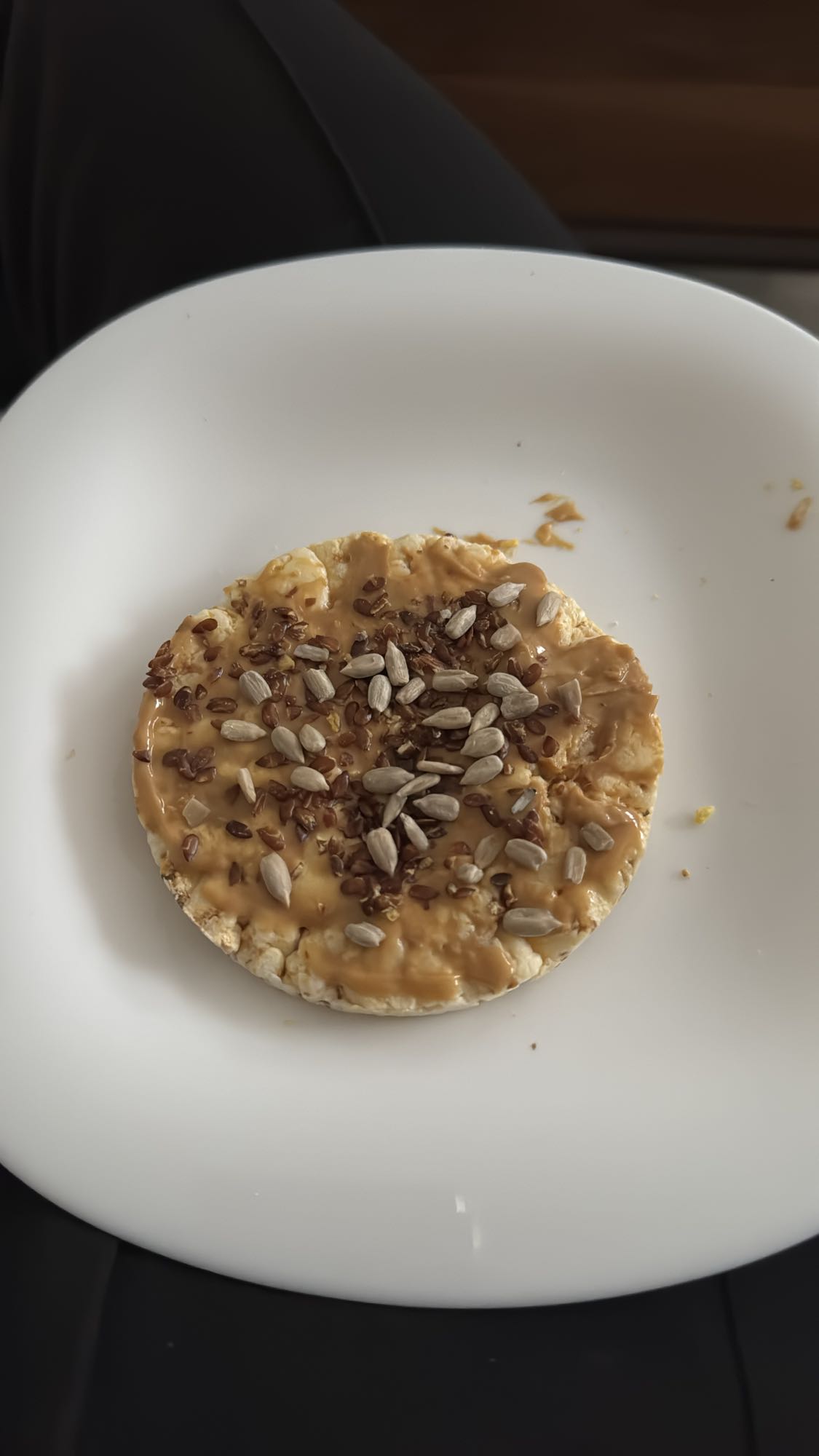 Rice cake with peanut butter