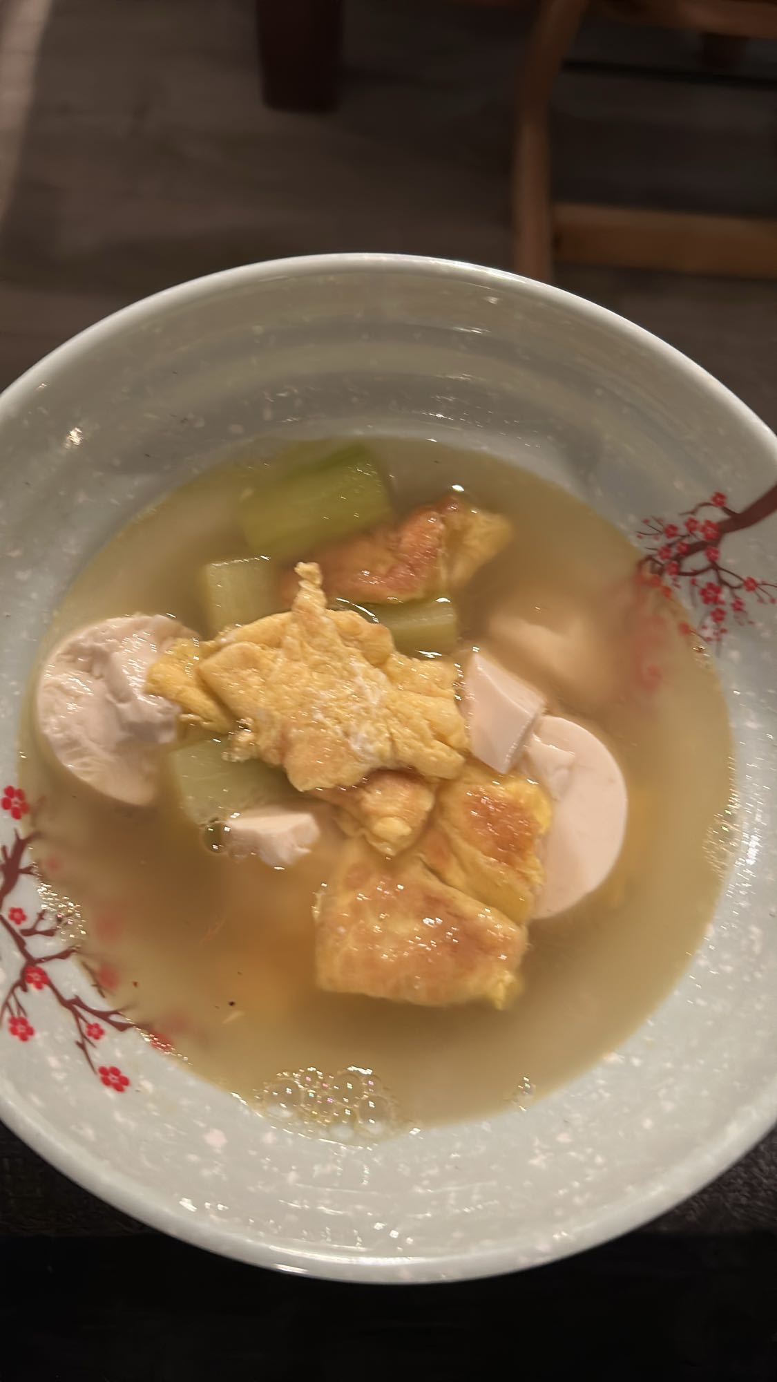Egg og tofu suppe