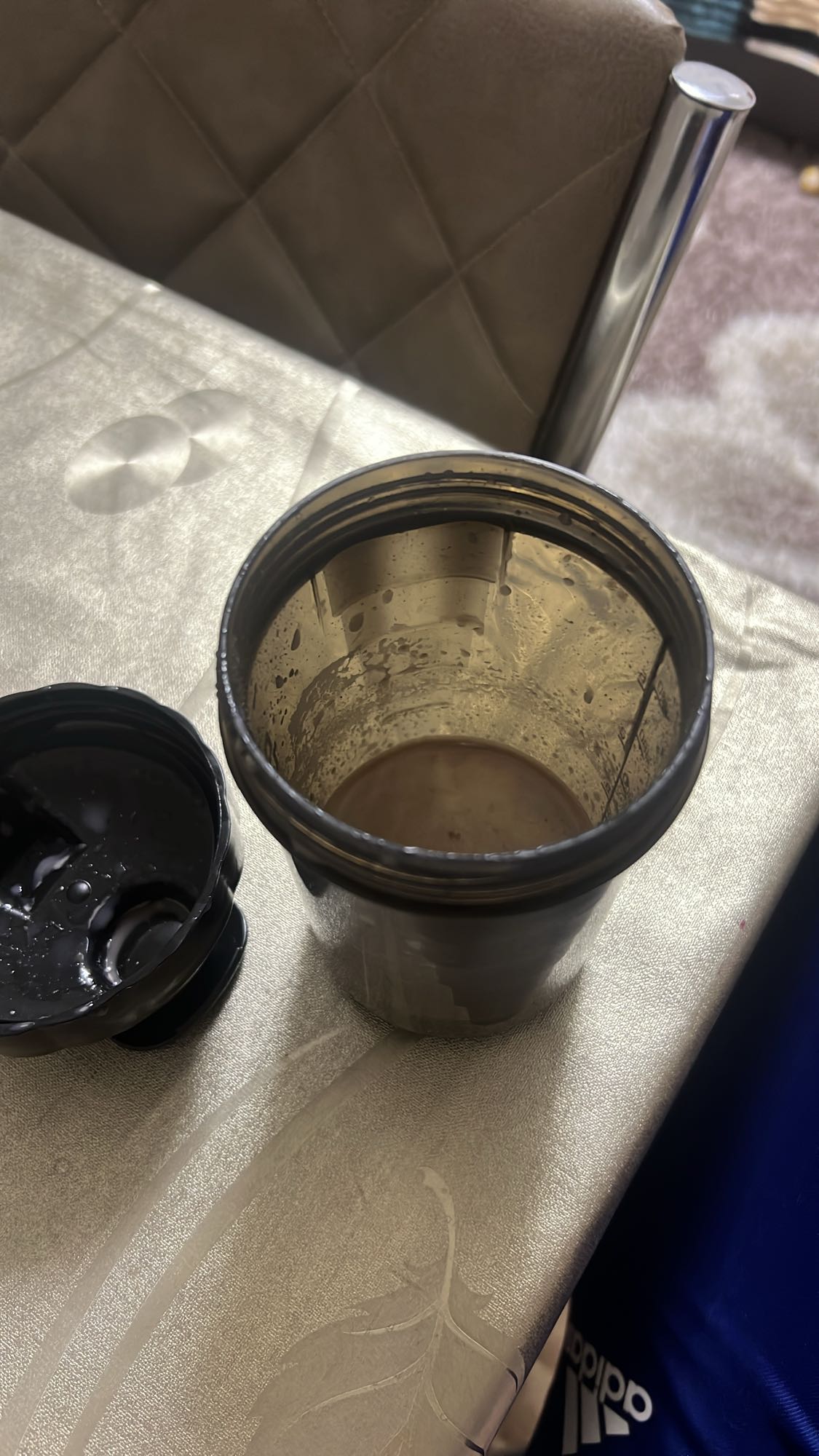 Shake proteic ciocolată