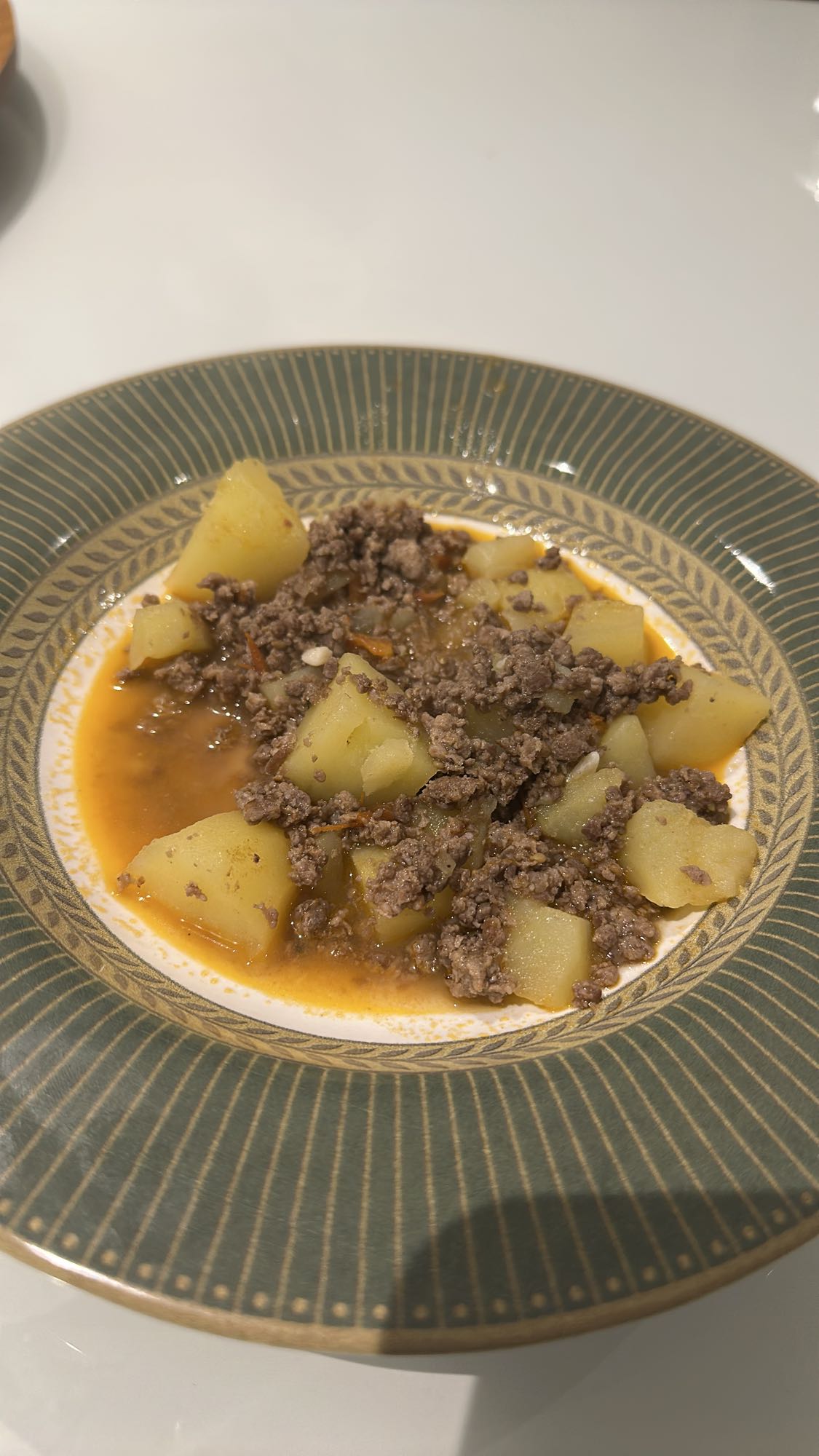 Carne moída com batata
