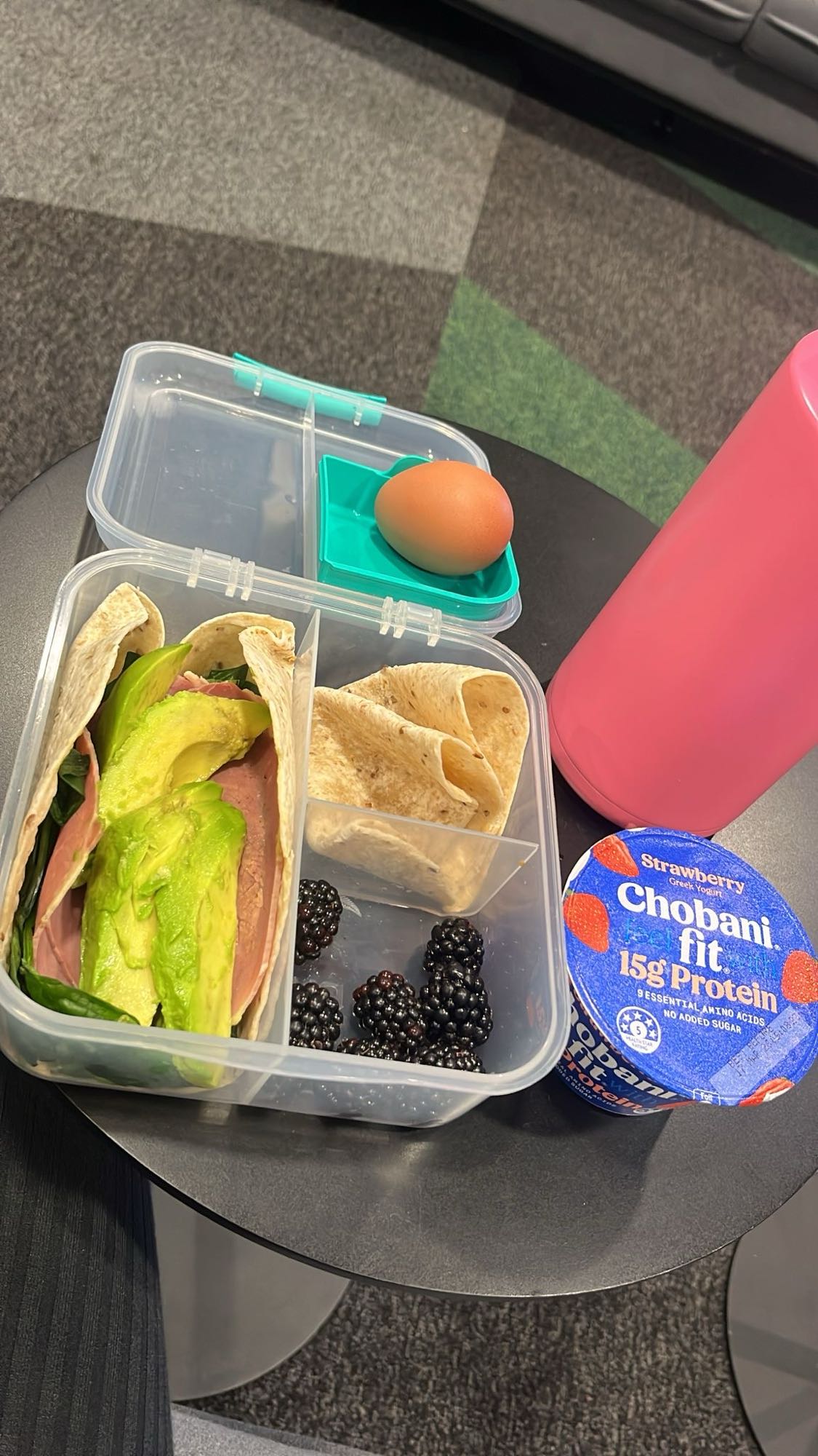 Wraps with yogurt & egg