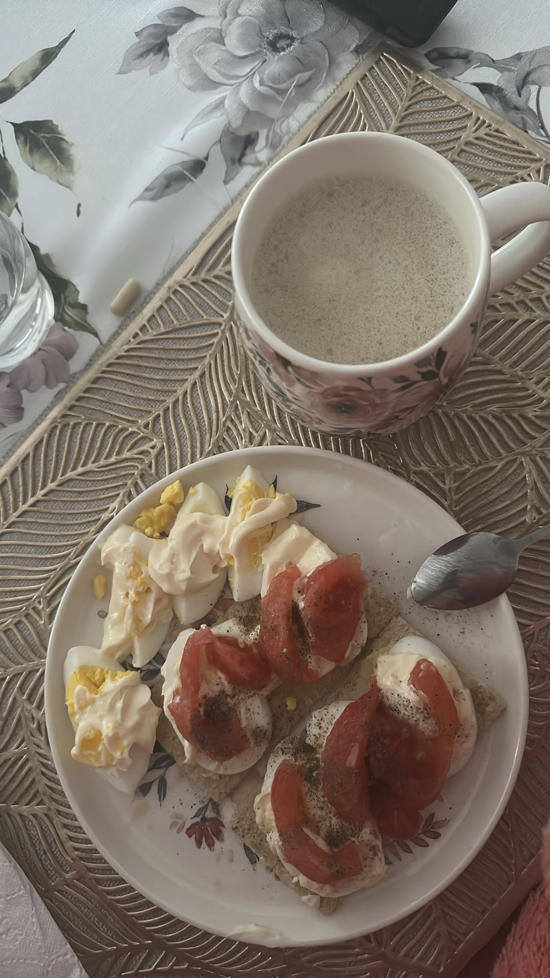 Jajka z chrupkim pieczywem