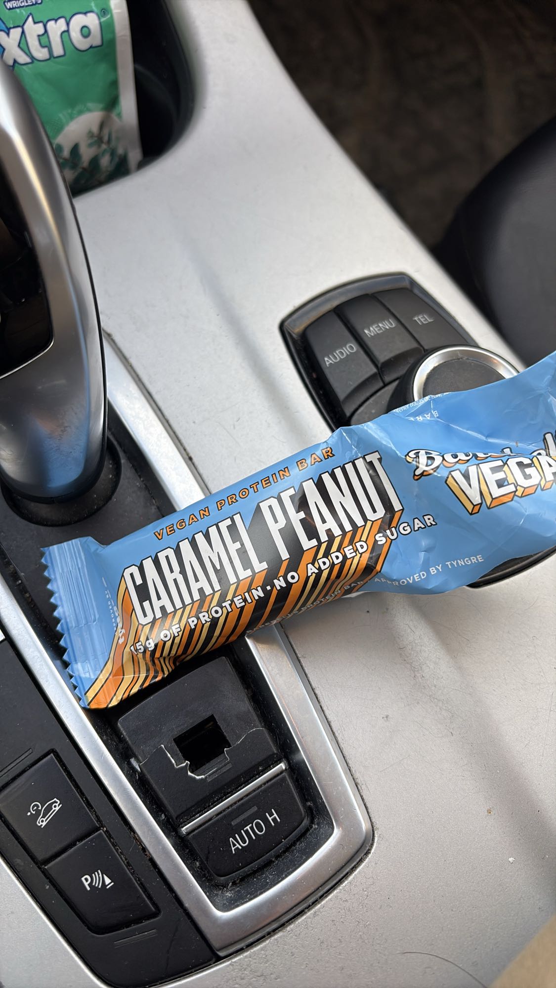 Karamell-jordnötsbar vegansk