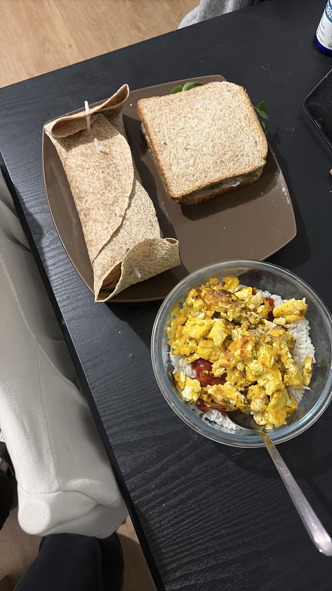 Wrap, sandwich et riz aux œufs