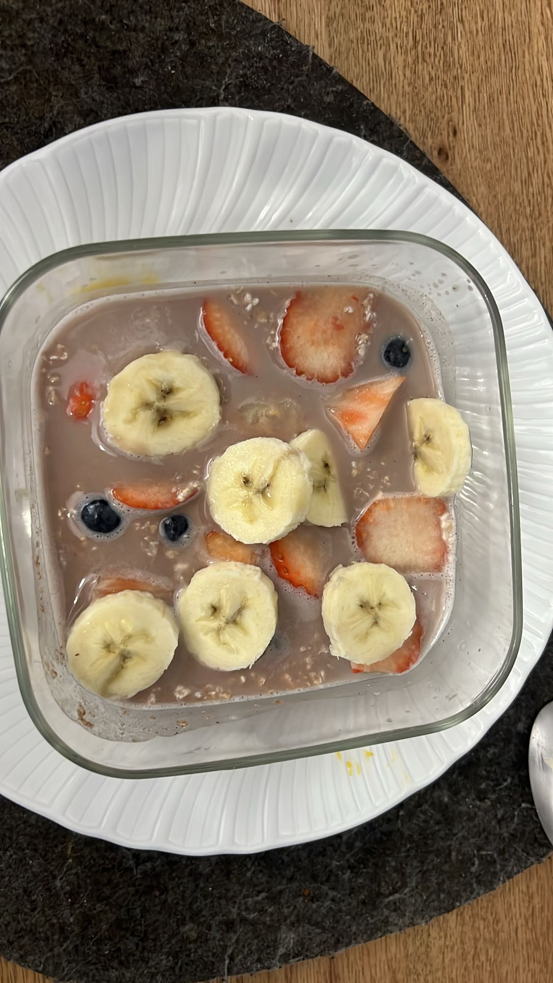 Fruchtiges Haferfrühstück