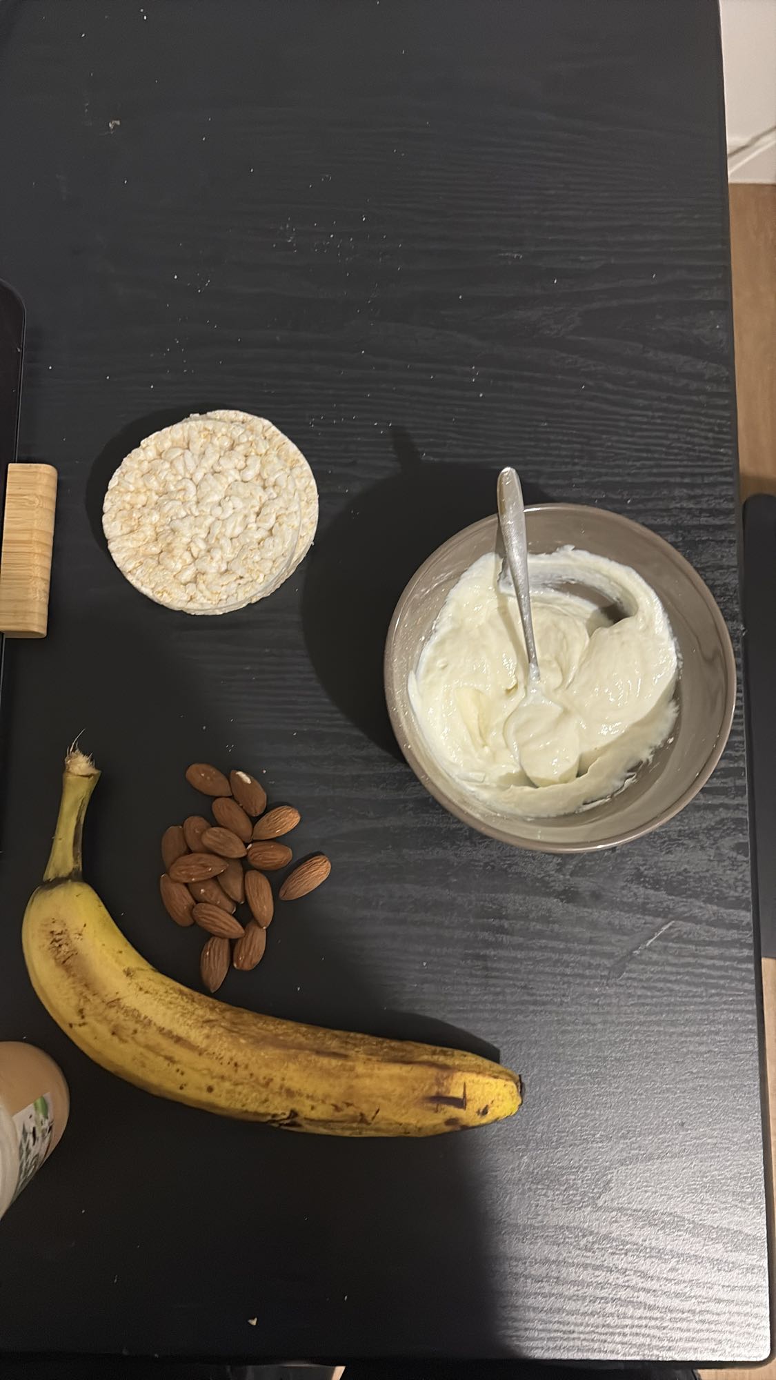 Collation saine banane amandes