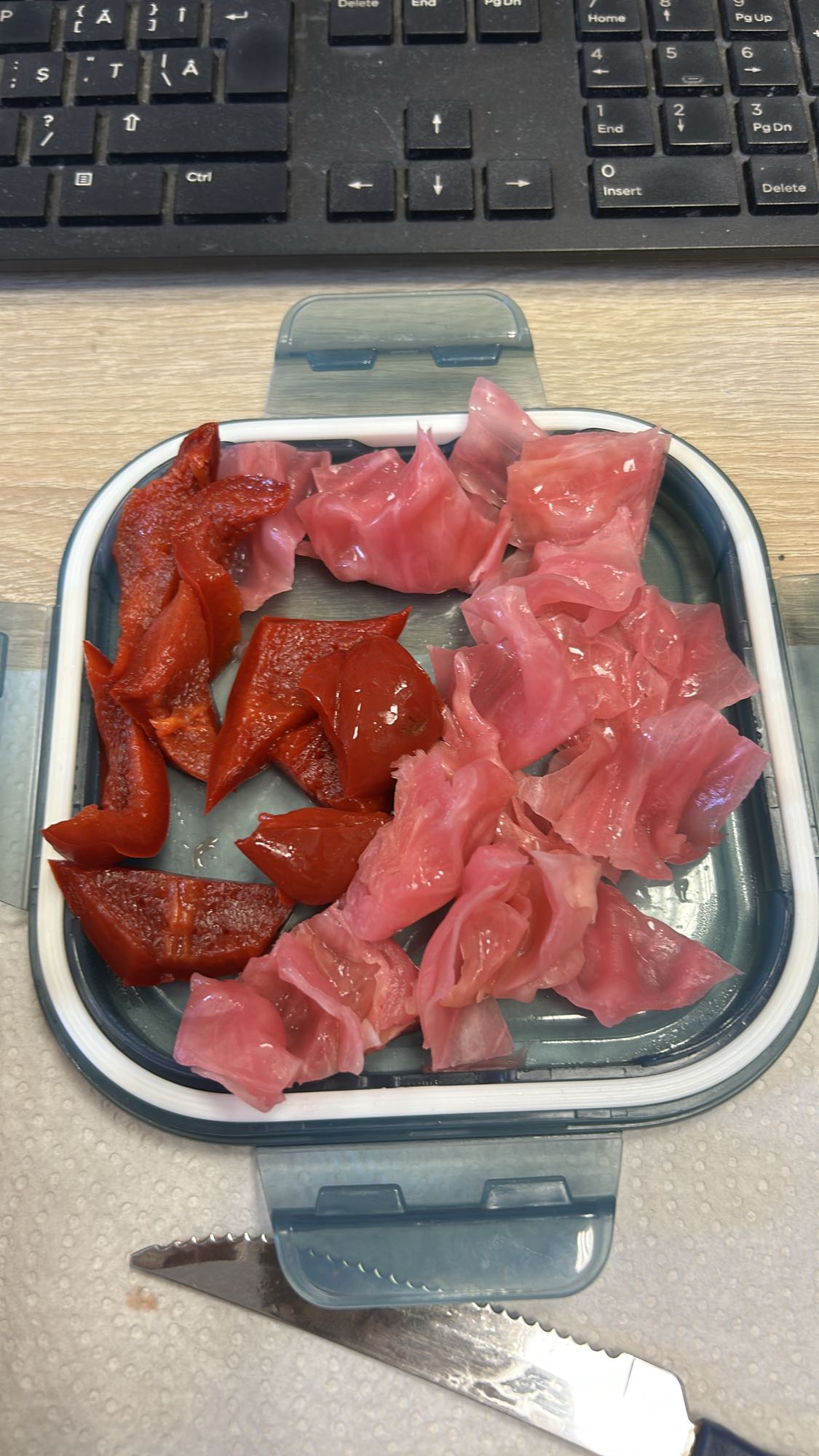 Varză murată și ardei copți