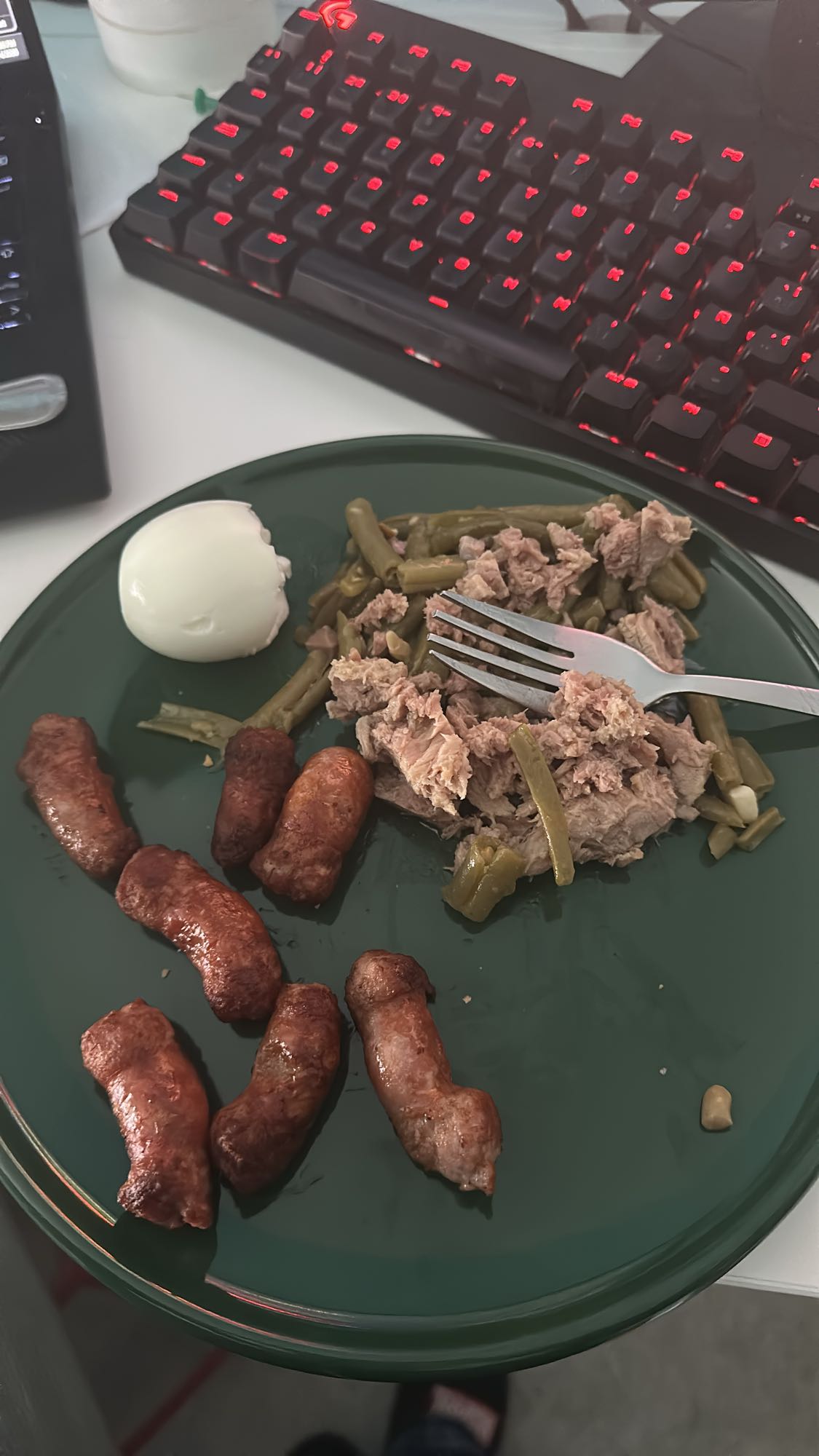 Plato mixto con salchichas