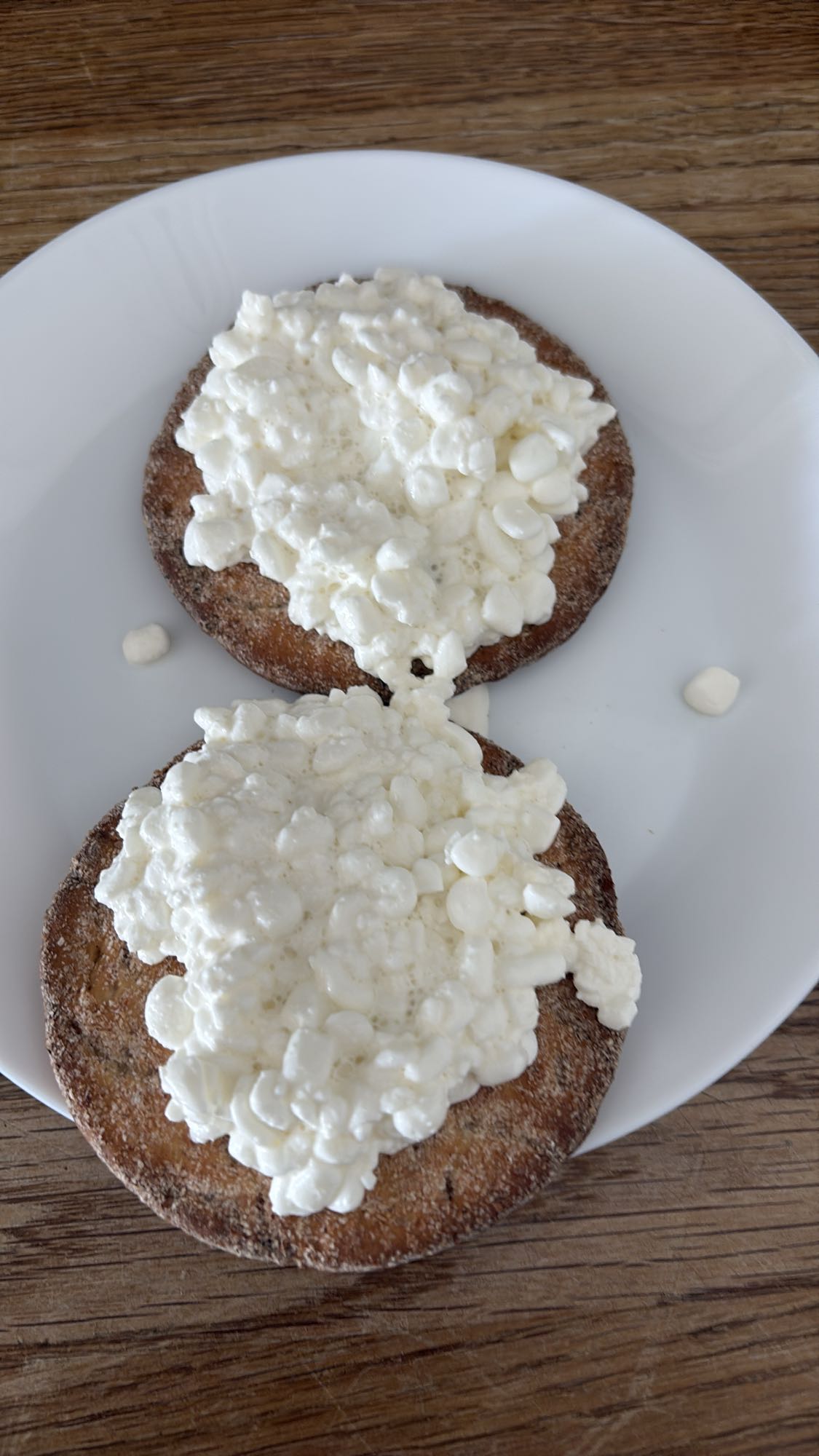 Knäckebröd med keso