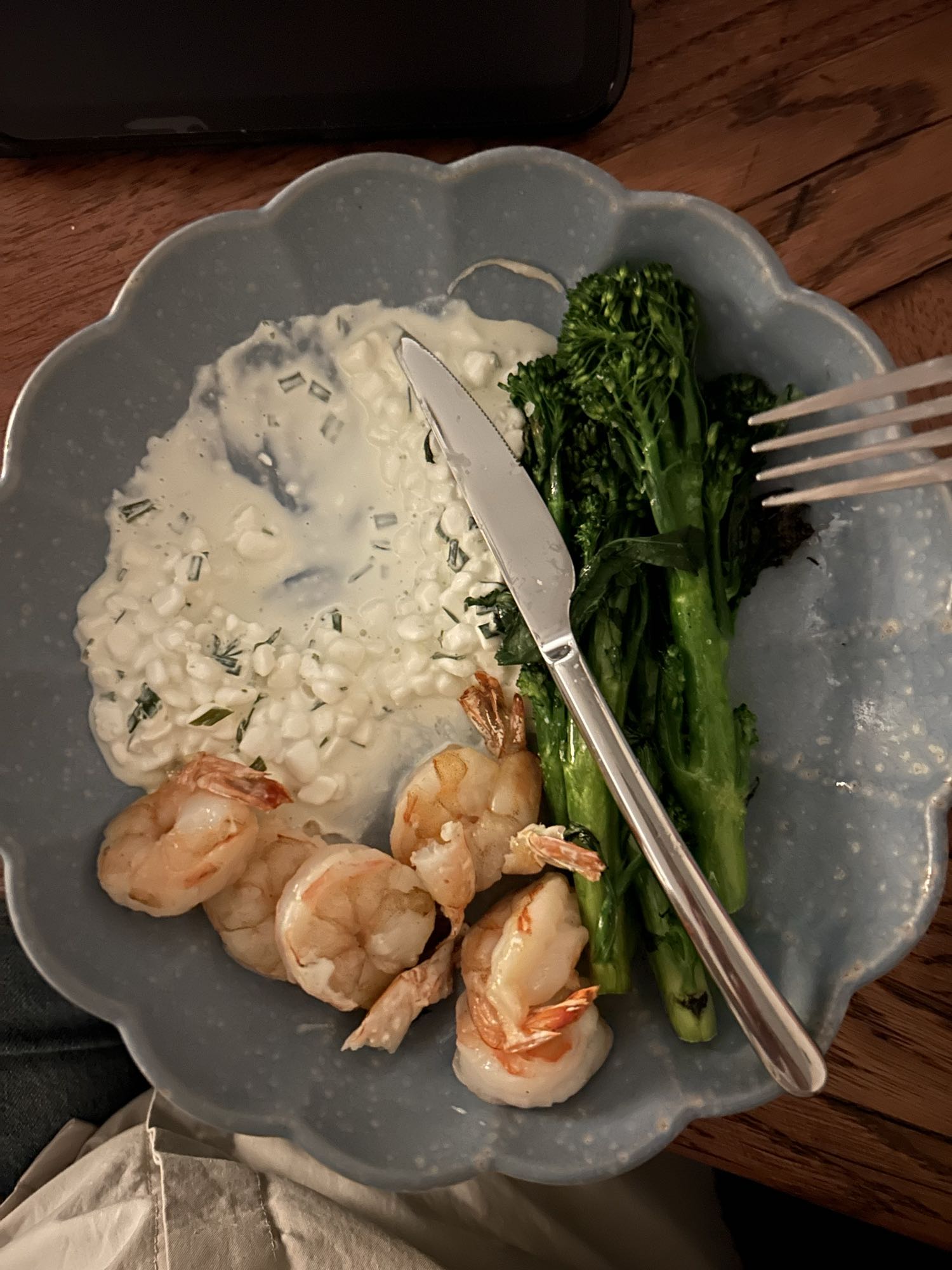 Креветки с брокколи и творогом