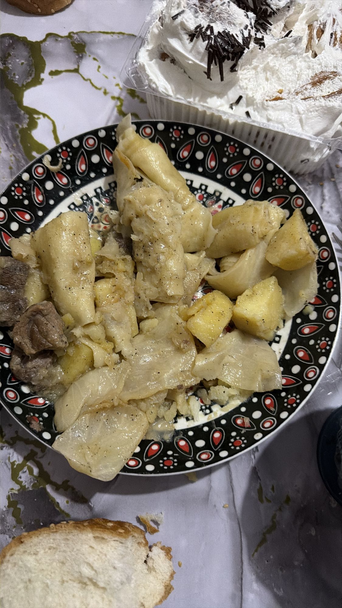 тушёная капуста с мясом и картофелем