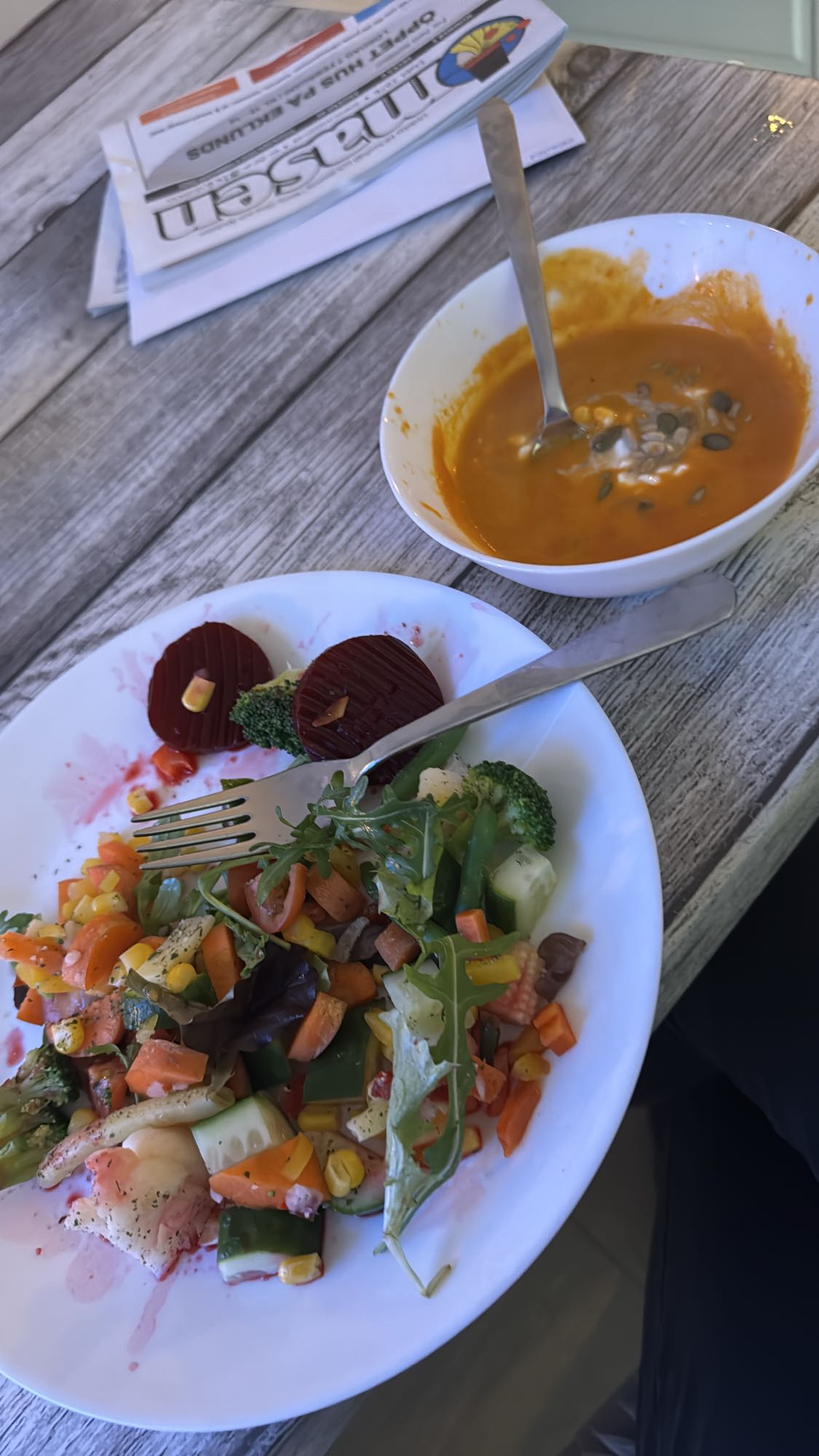 Grönsakssoppa & sallad