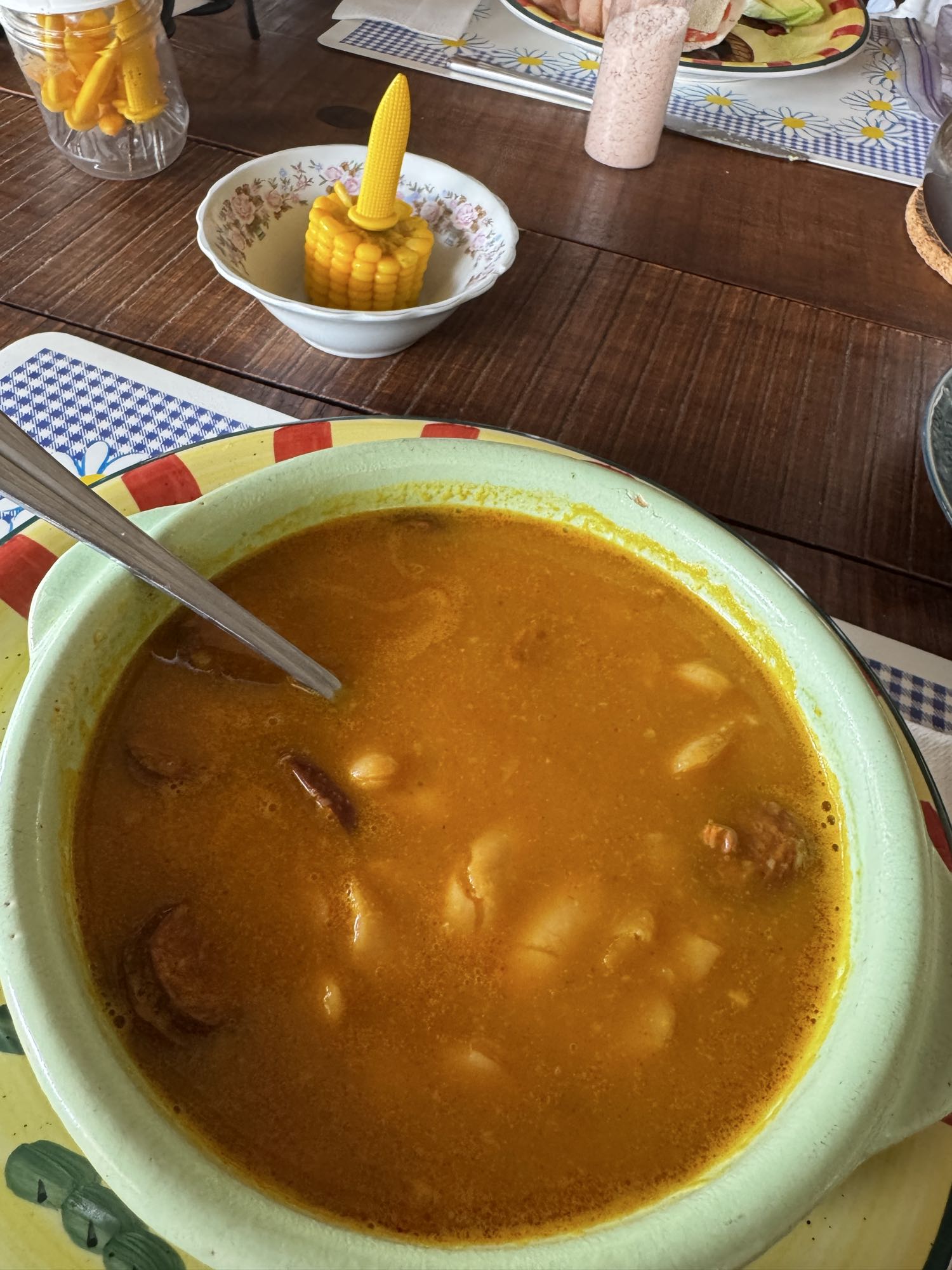 Sopa de frijoles y chorizo