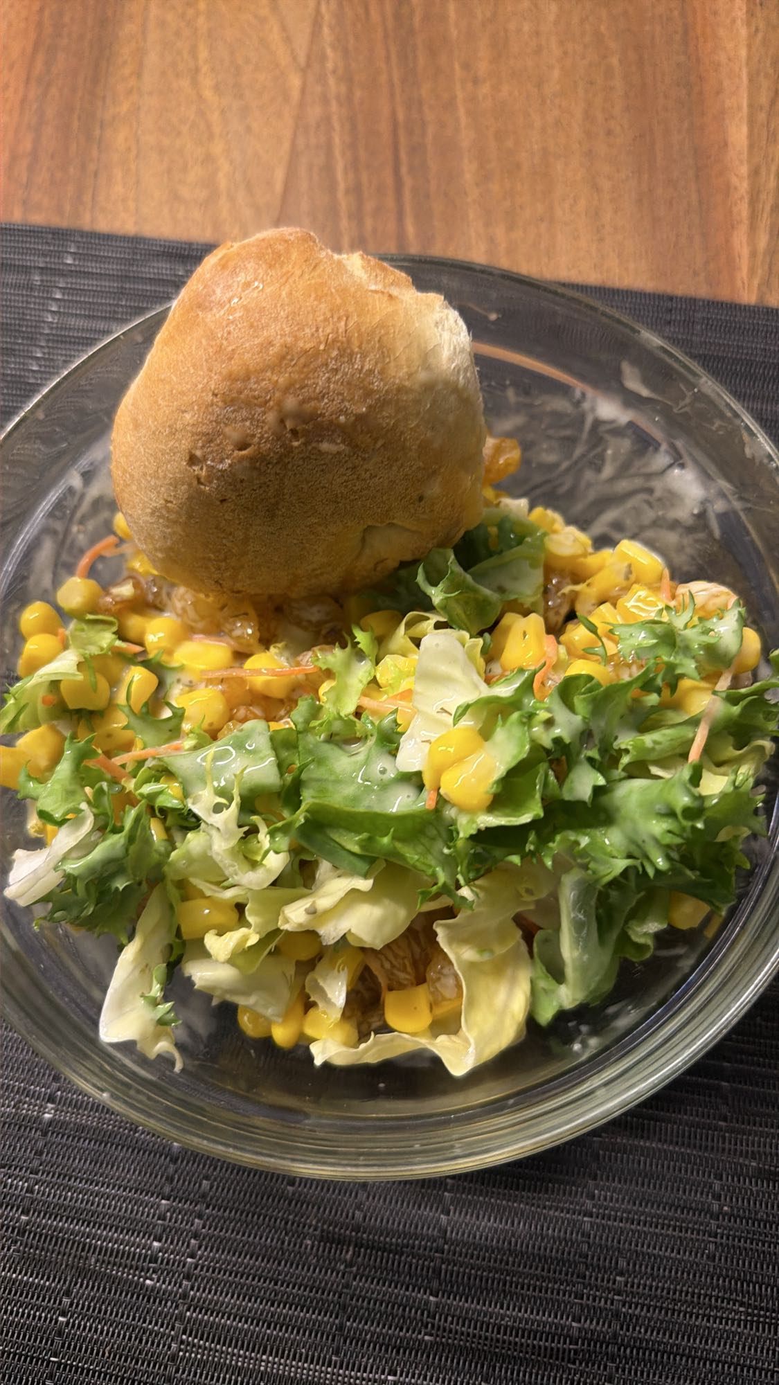 Brötchen mit Maissalat