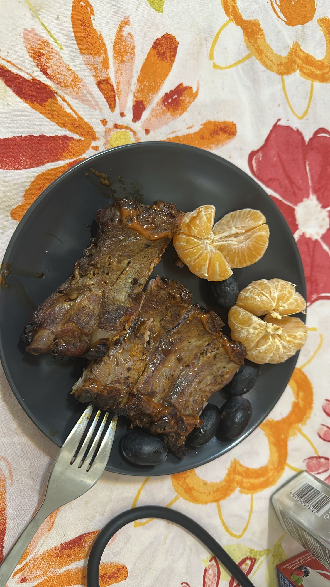 Ribs with fruit