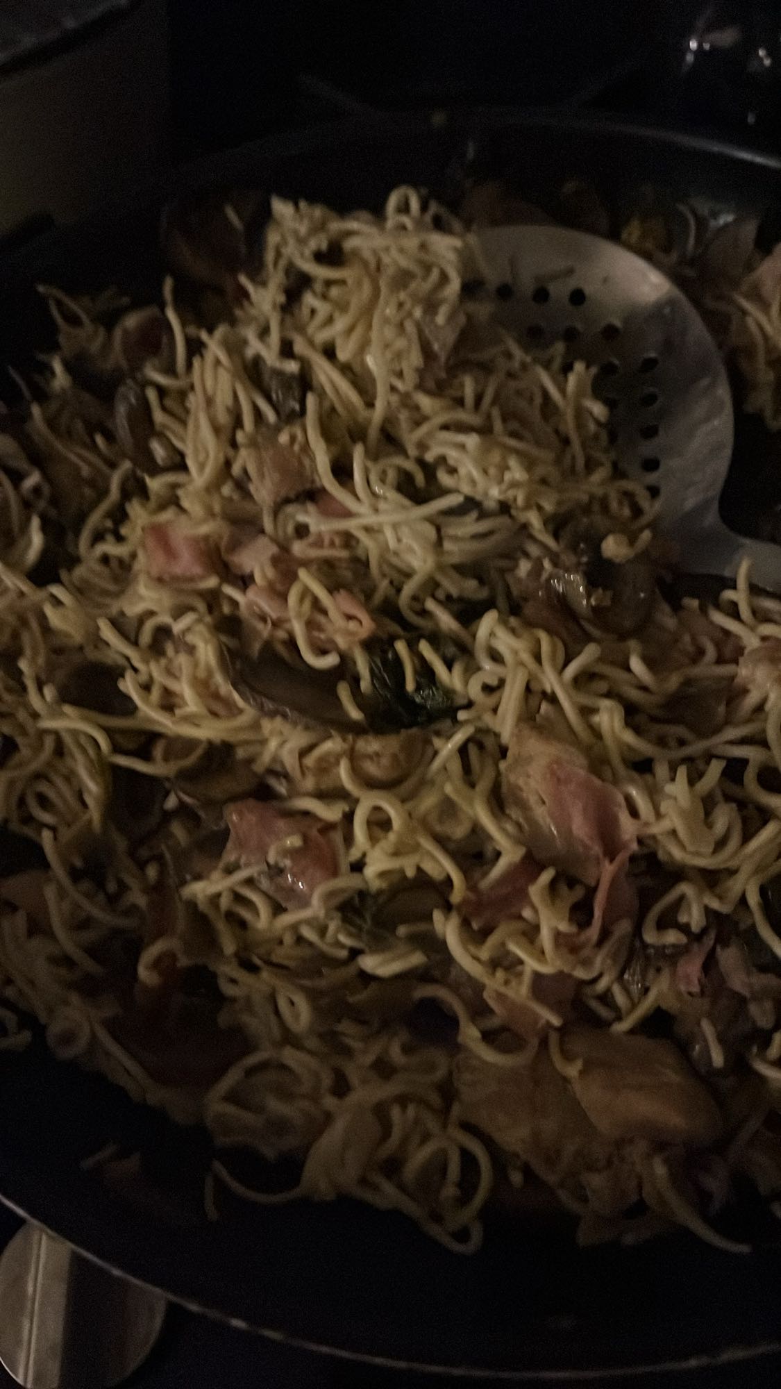 noedels met ham en groenten